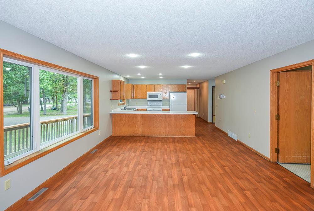 1998 single family home for sale at 14610 Lynndale Drive in Baxter, MN — 5 bed, 3 bath (photo 8 of 44)