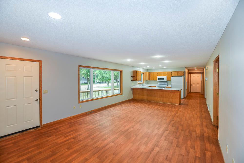 1998 single family home for sale at 14610 Lynndale Drive in Baxter, MN — 5 bed, 3 bath (photo 9 of 44)