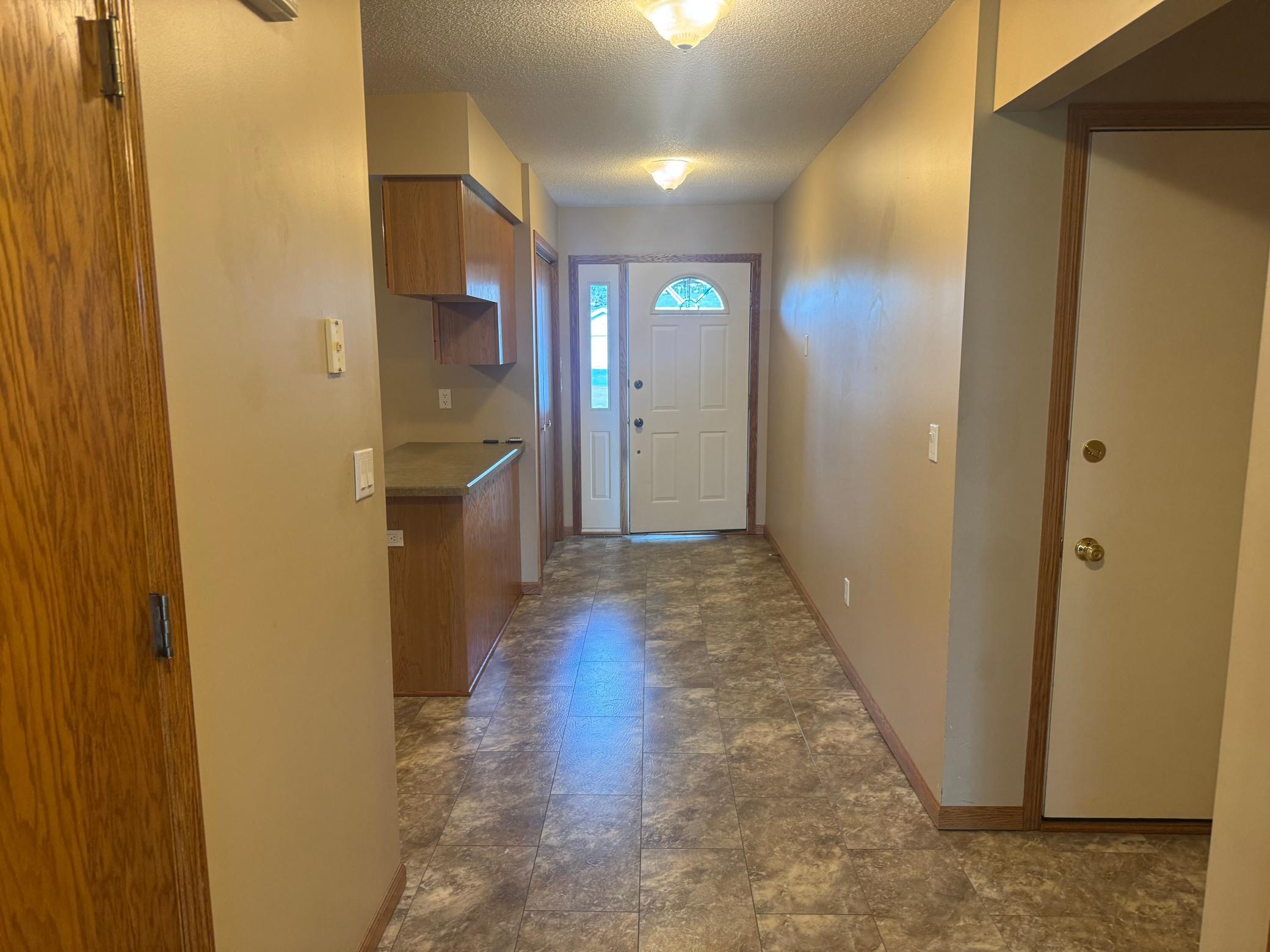 1995 home for sale at 3113 Maple Leaf Court NW in Bemidji, MN — 2 bed, 2 bath (photo 2 of 25)