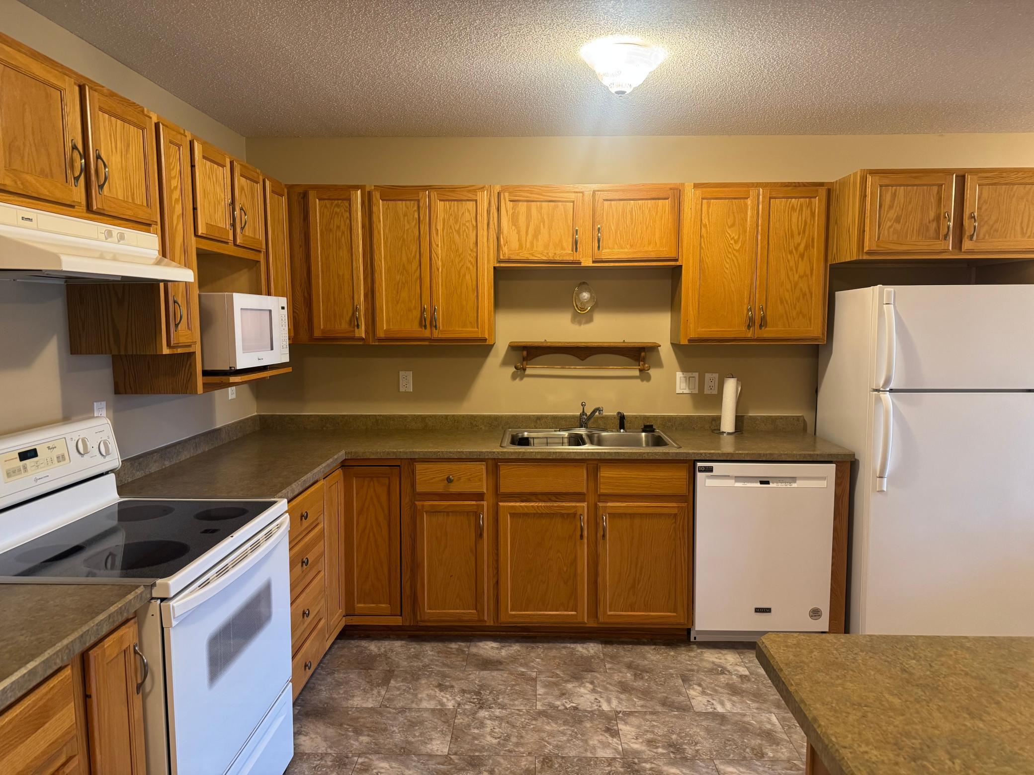 1995 home for sale at 3113 Maple Leaf Court NW in Bemidji, MN — 2 bed, 2 bath (photo 3 of 25)