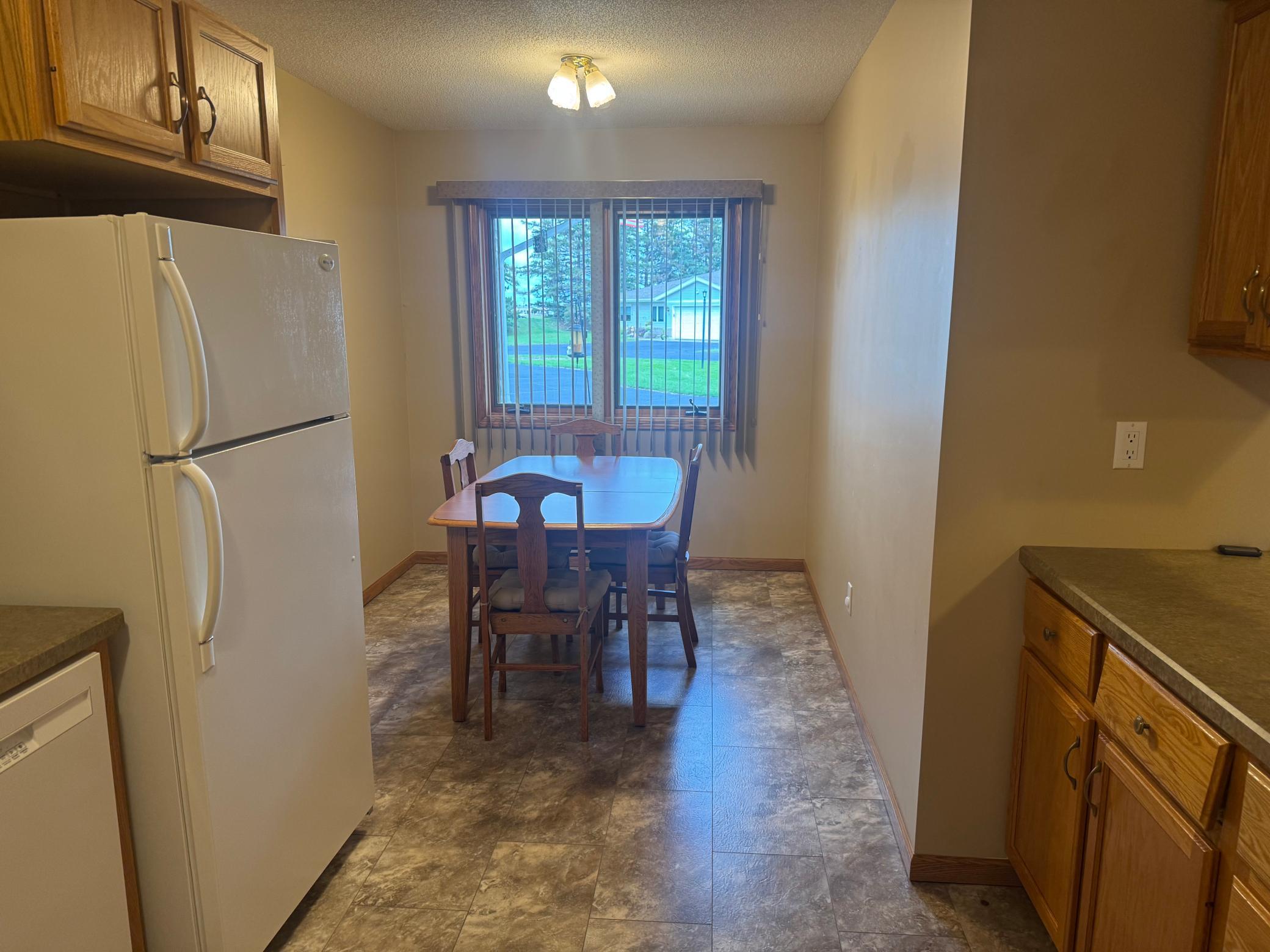 1995 home for sale at 3113 Maple Leaf Court NW in Bemidji, MN — 2 bed, 2 bath (photo 5 of 25)