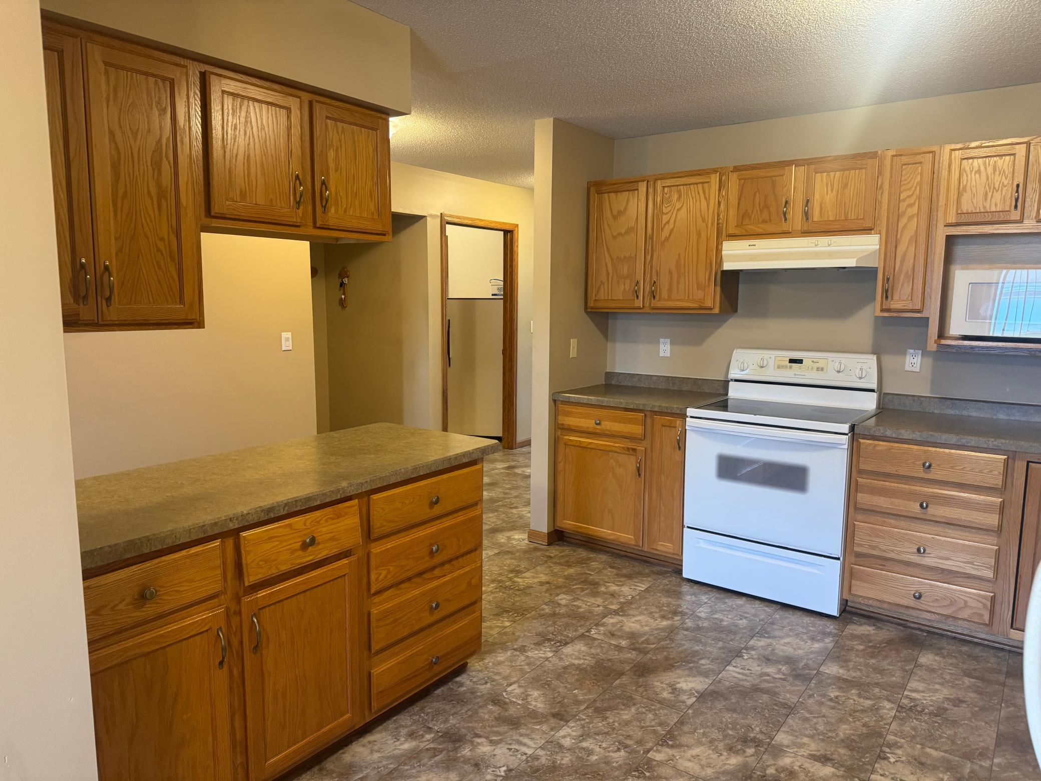 1995 home for sale at 3113 Maple Leaf Court NW in Bemidji, MN — 2 bed, 2 bath (photo 6 of 25)