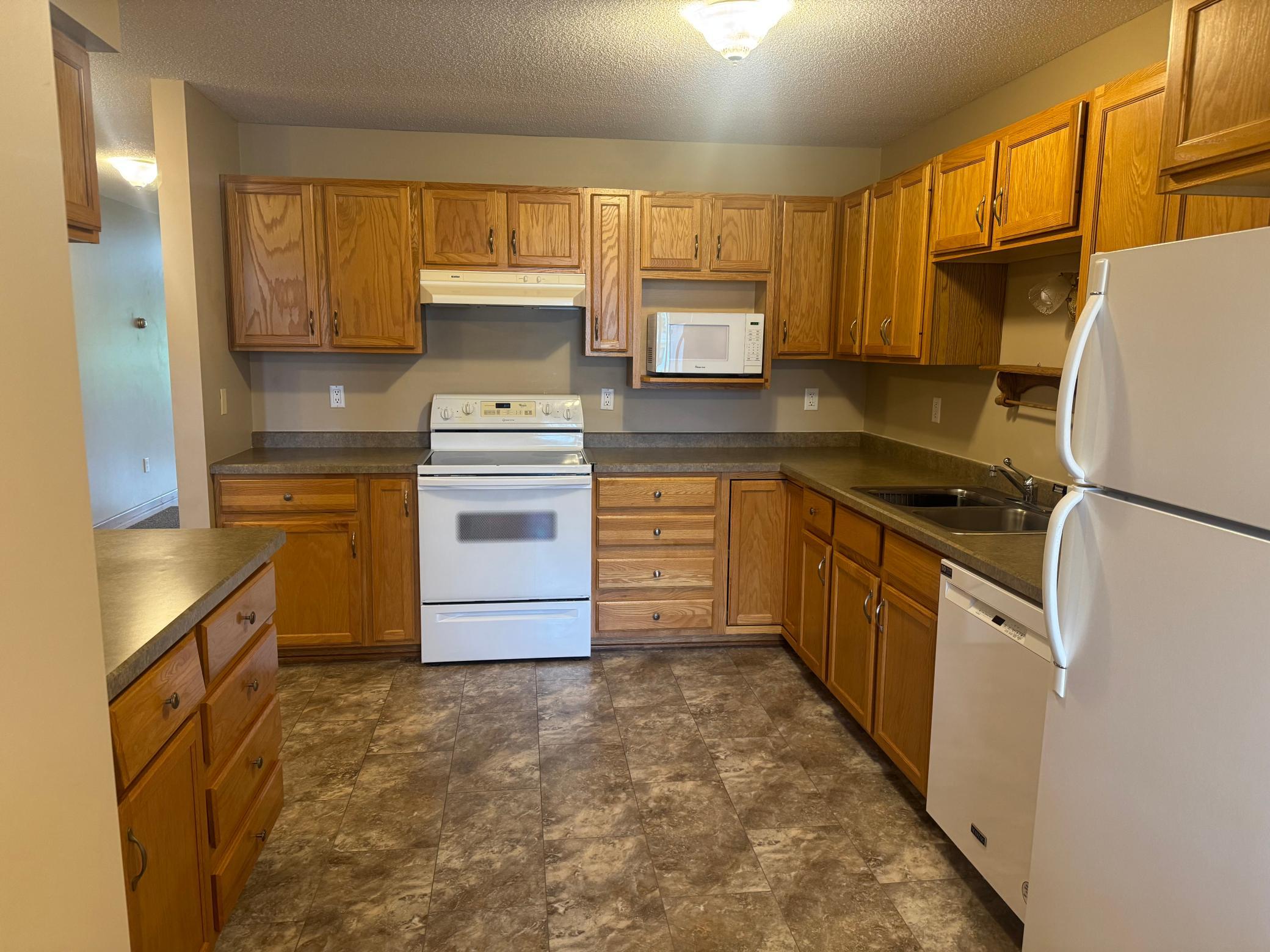 1995 home for sale at 3113 Maple Leaf Court NW in Bemidji, MN — 2 bed, 2 bath (photo 7 of 25)