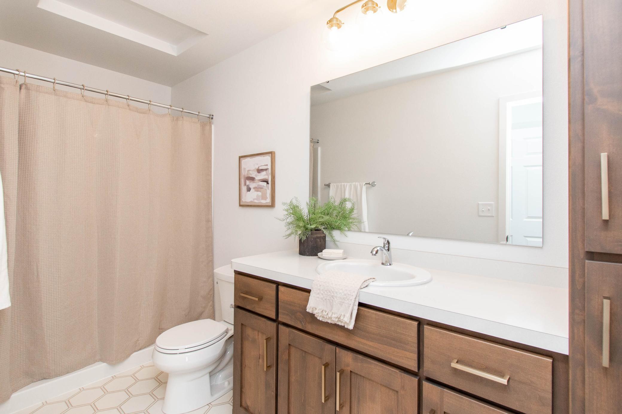 2026 single family home for sale at 6819 BELLVIEW Drive S in Fargo, ND — 4 bed, 3 bath (photo 14 of 20)
