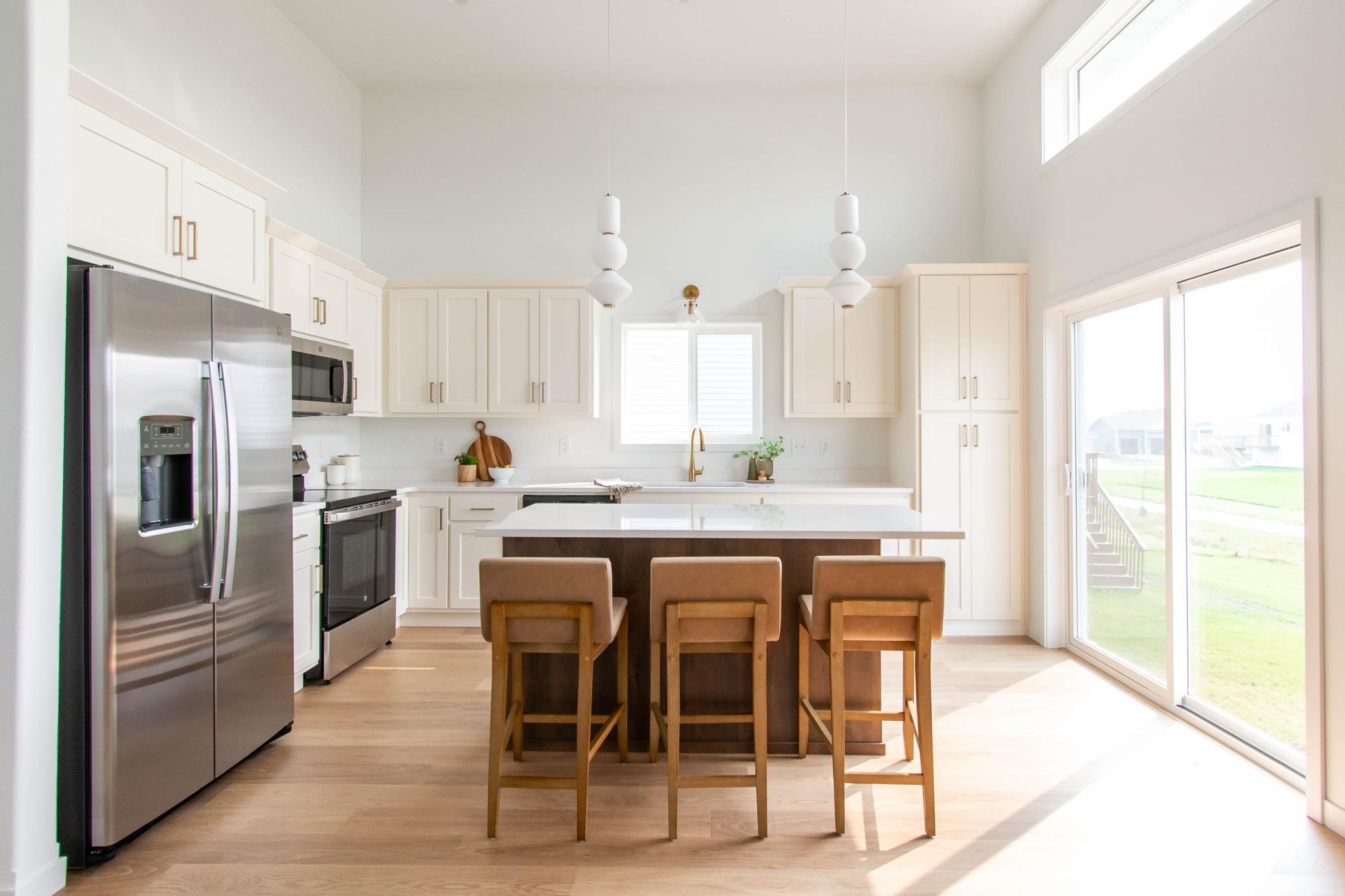 2026 single family home for sale at 6819 BELLVIEW Drive S in Fargo, ND — 4 bed, 3 bath (photo 8 of 20)