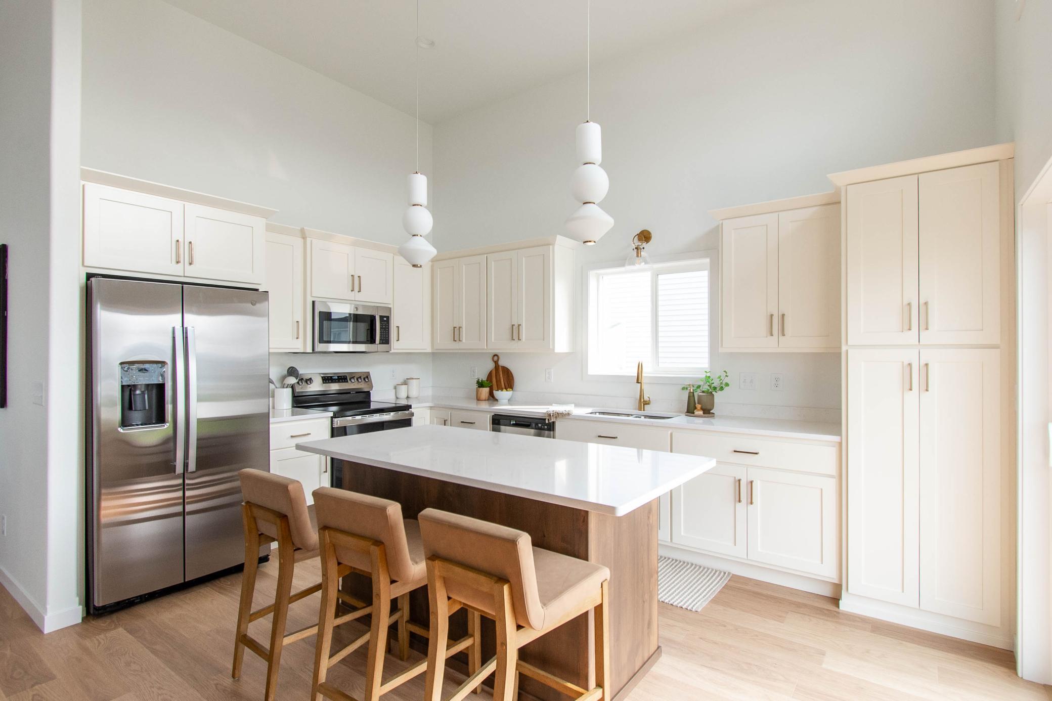 2026 single family home for sale at 6819 BELLVIEW Drive S in Fargo, ND — 4 bed, 3 bath (photo 10 of 20)