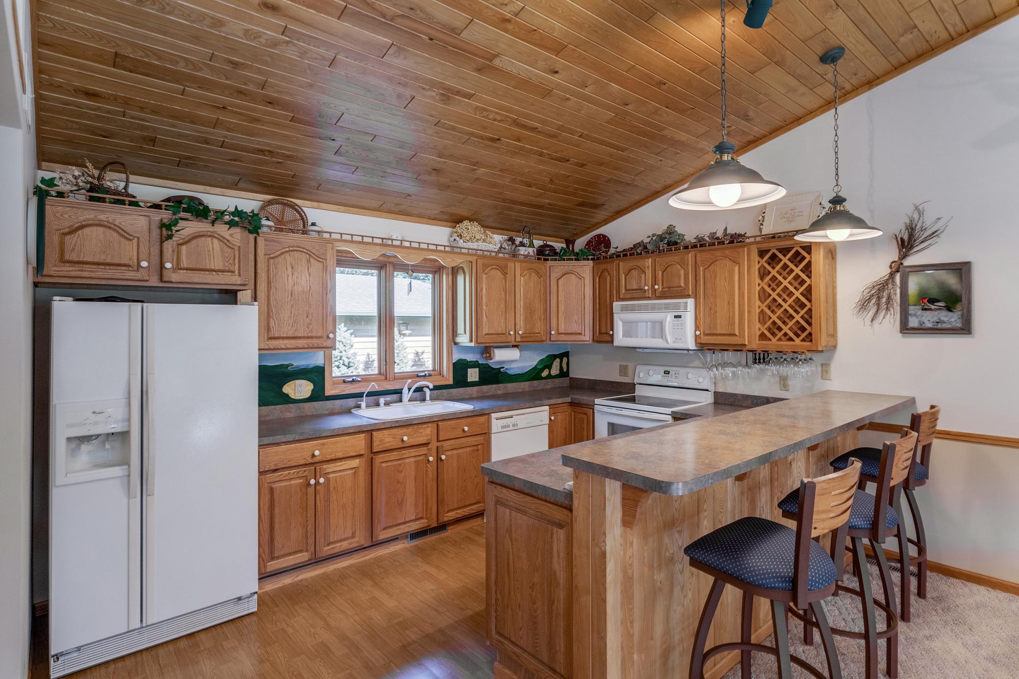 1997 single family home for sale at 11657 Fairway Road in East Gull Lake, MN — 3 bed, 2 bath (photo 13 of 55)