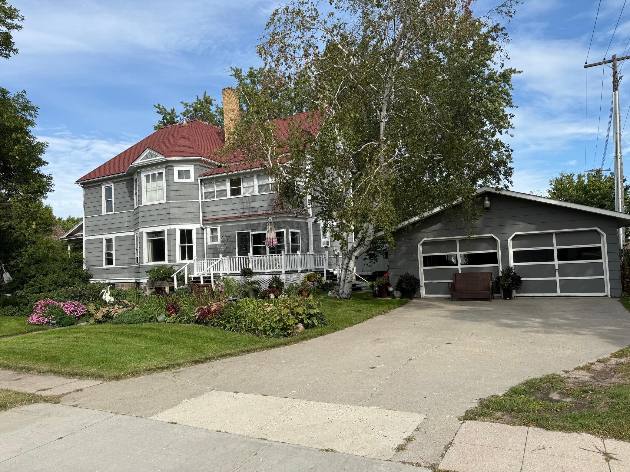 1898 single family home for sale at 109 S Mill Street in Fertile, MN — 5 bed, 2 bath (photo 3 of 44)