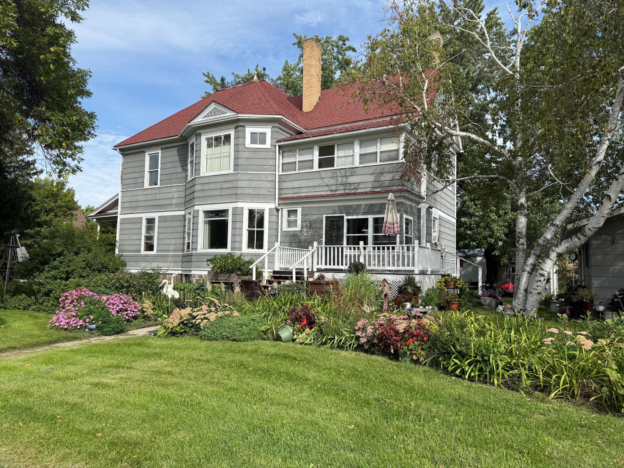 1898 single family home for sale at 109 S Mill Street in Fertile, MN — 5 bed, 2 bath (photo 4 of 44)