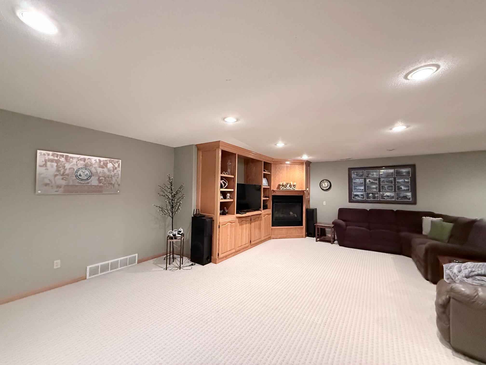 2001 single family home for sale at 12590 Carow Circle in Frazee, MN — 5 bed, 3 bath (photo 17 of 28)