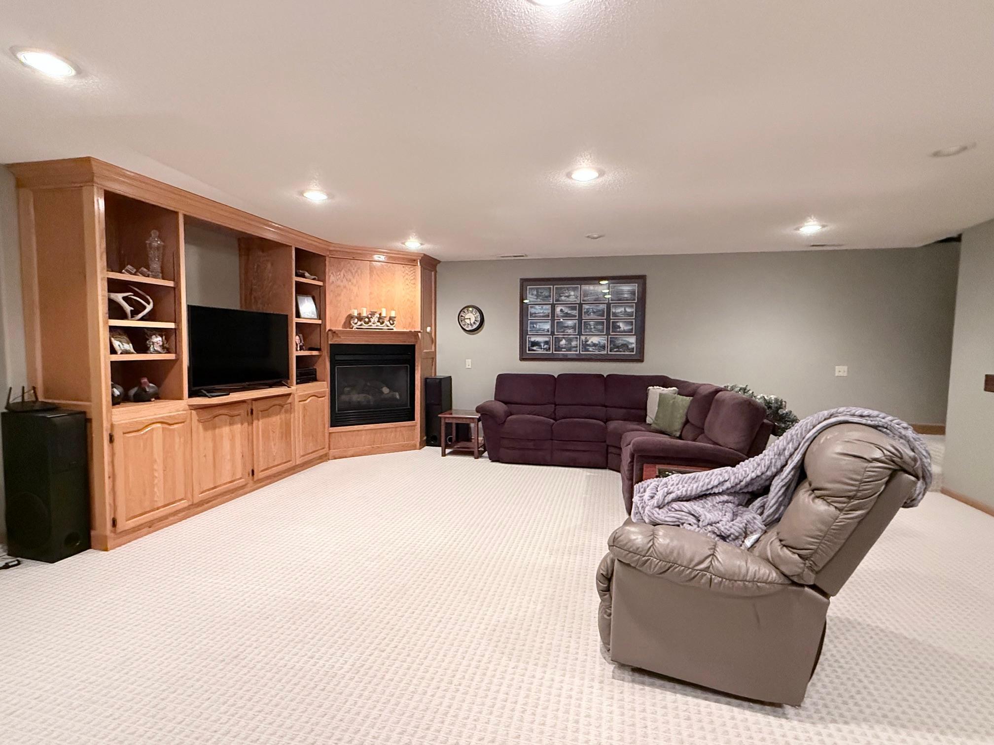 2001 single family home for sale at 12590 Carow Circle in Frazee, MN — 5 bed, 3 bath (photo 18 of 28)