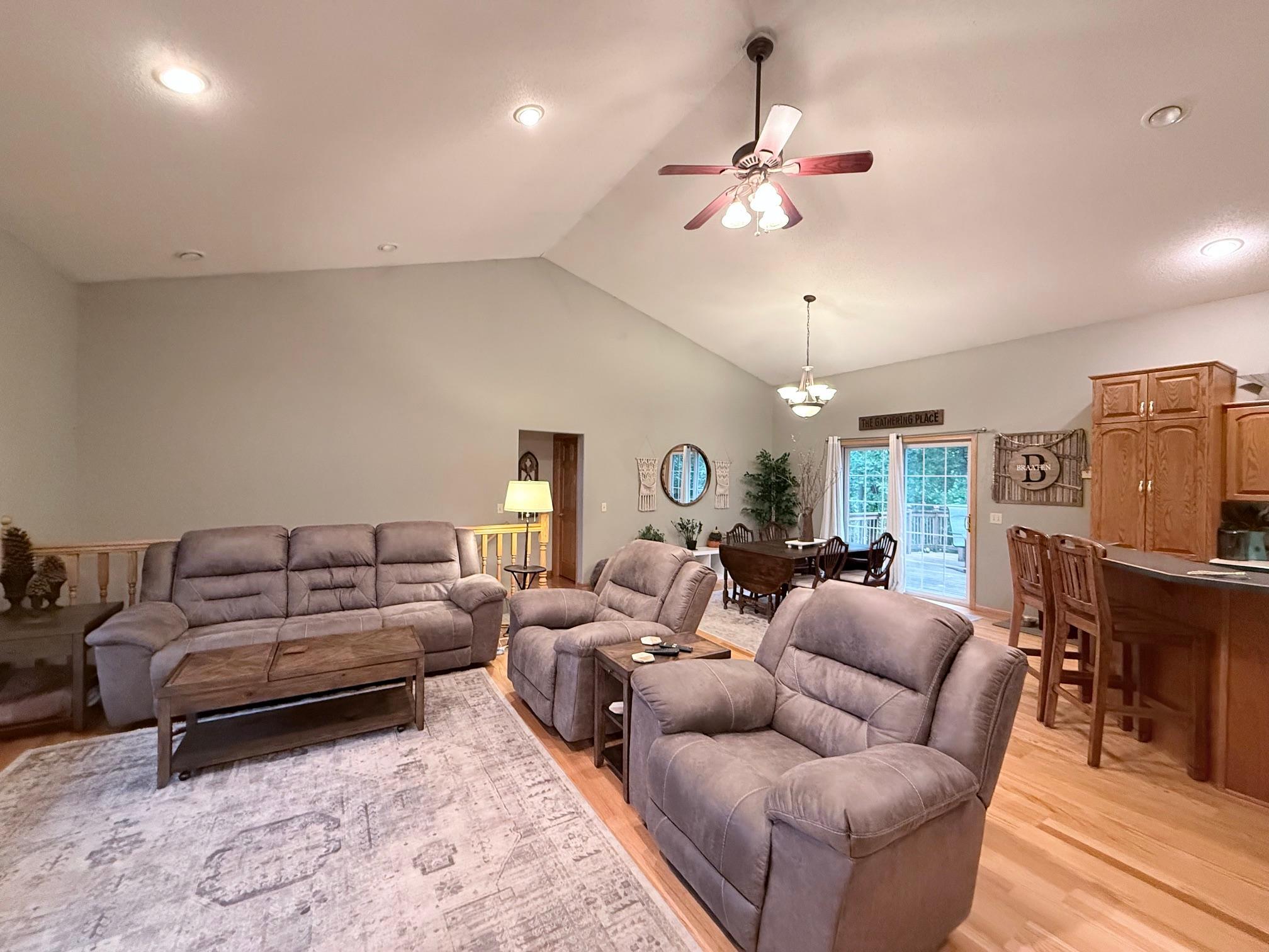 2001 single family home for sale at 12590 Carow Circle in Frazee, MN — 5 bed, 3 bath (photo 5 of 28)