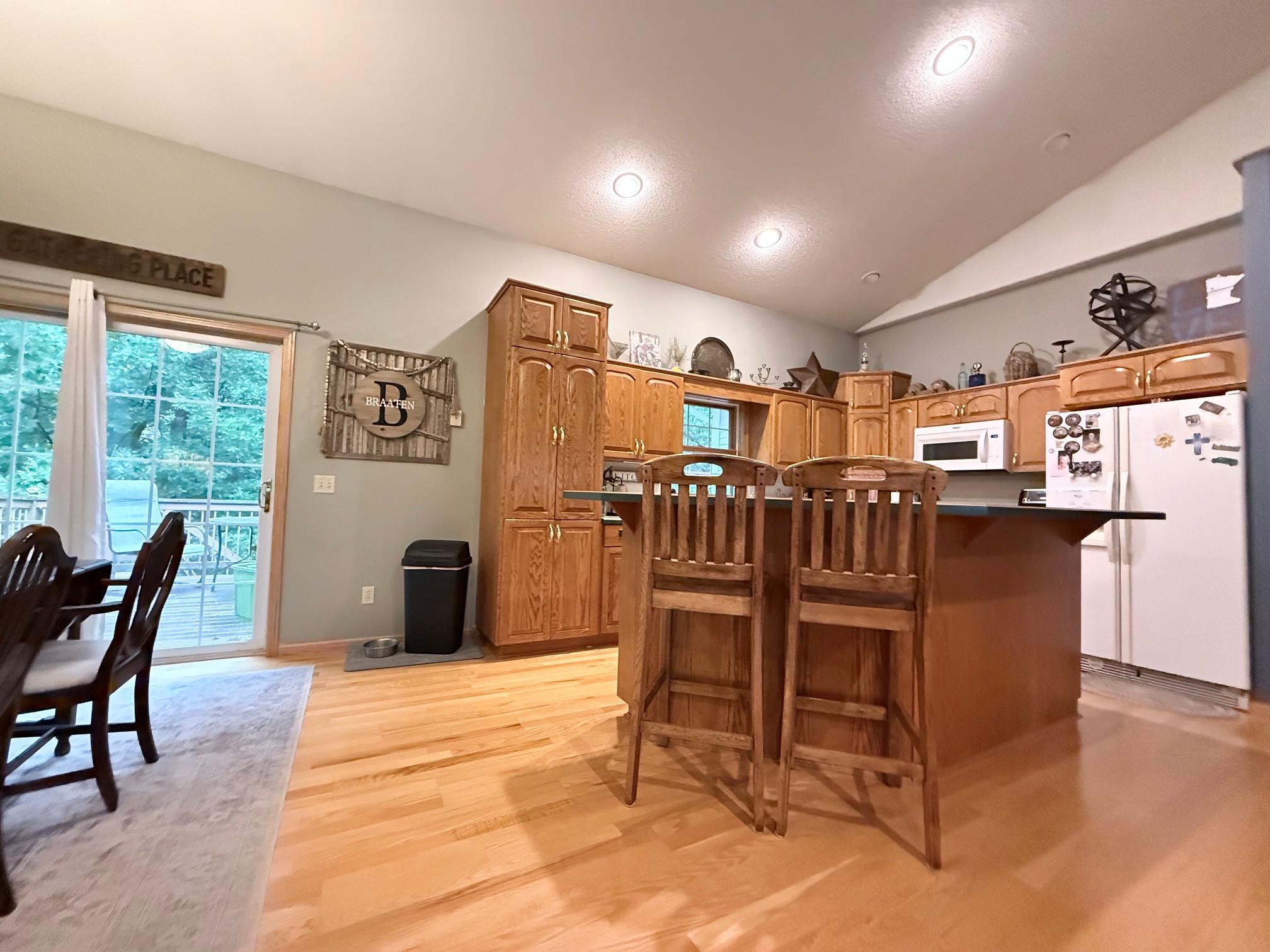 2001 single family home for sale at 12590 Carow Circle in Frazee, MN — 5 bed, 3 bath (photo 8 of 28)