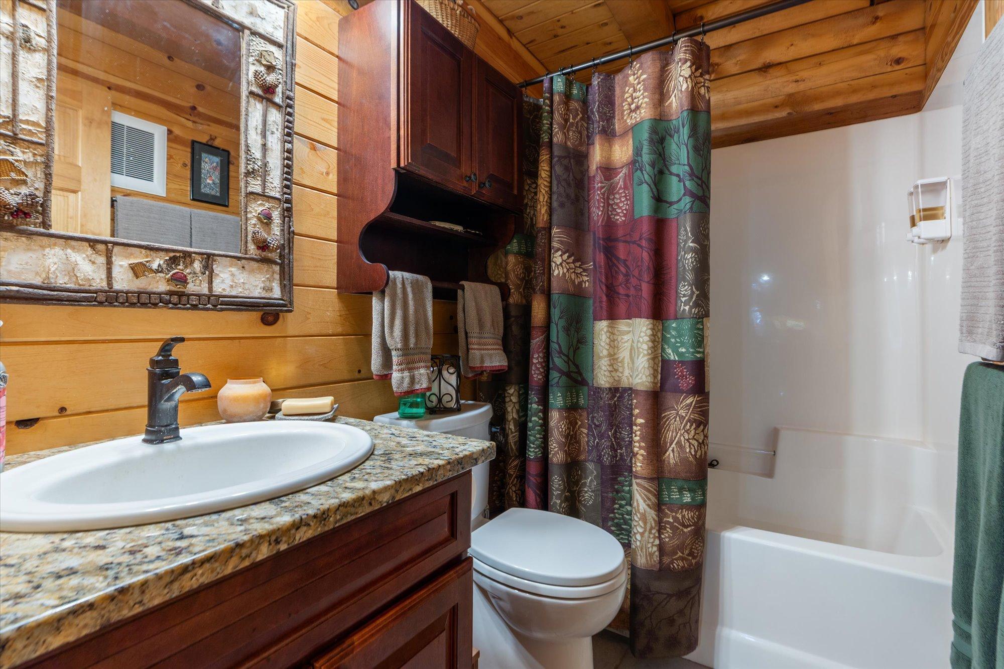 2003 single family home for sale at 36130 Butternut Point Road in Pequot Lakes, MN — 4 bed, 3 bath (photo 21 of 59)