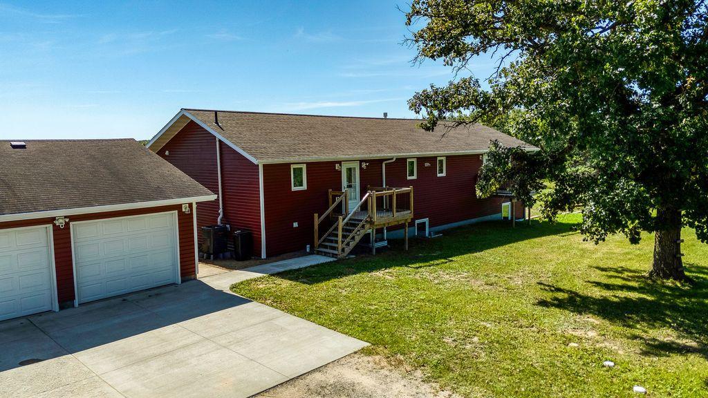 2018 single family home for sale at 44243 325th Avenue in Laporte, MN — 6 bed, 4 bath (photo 2 of 56)