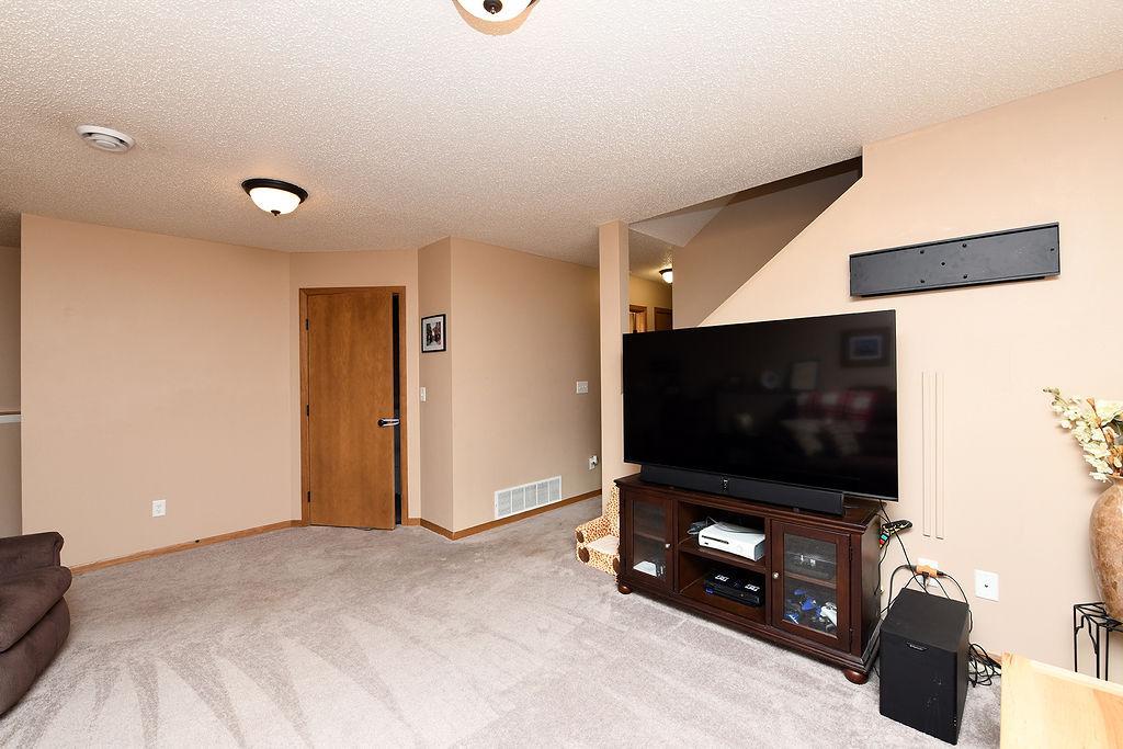 2011 single family home for sale at 5483 49th Avenue S in Fargo, ND — 3 bed, 2 bath (photo 16 of 27)