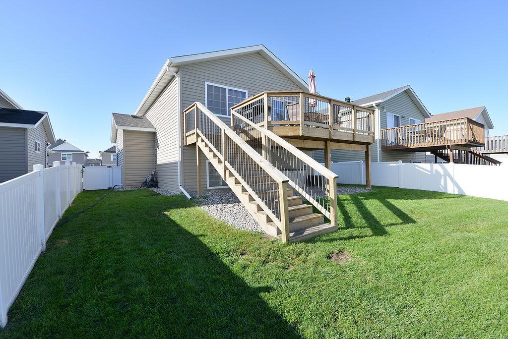 2011 single family home for sale at 5483 49th Avenue S in Fargo, ND — 3 bed, 2 bath (photo 26 of 27)