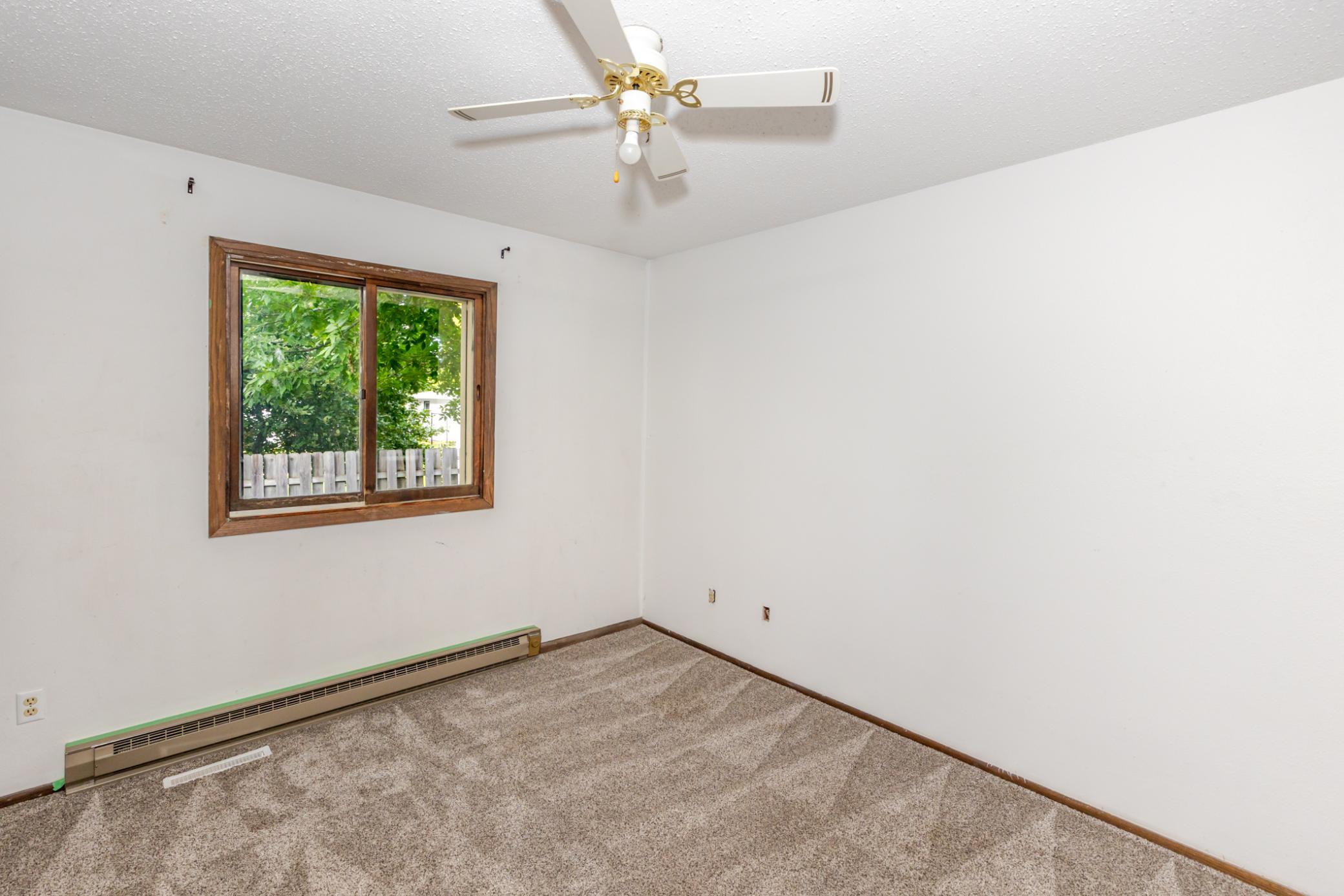 1977 condo for sale at 1915 18th Avenue S in Moorhead, MN — 2 bed, 1 bath (photo 11 of 30)