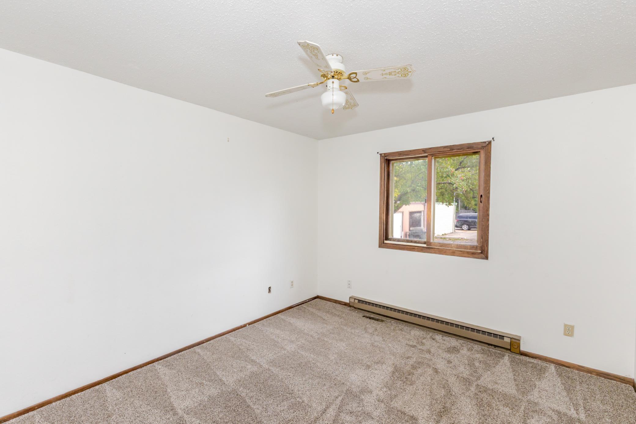 1977 condo for sale at 1915 18th Avenue S in Moorhead, MN — 2 bed, 1 bath (photo 13 of 30)