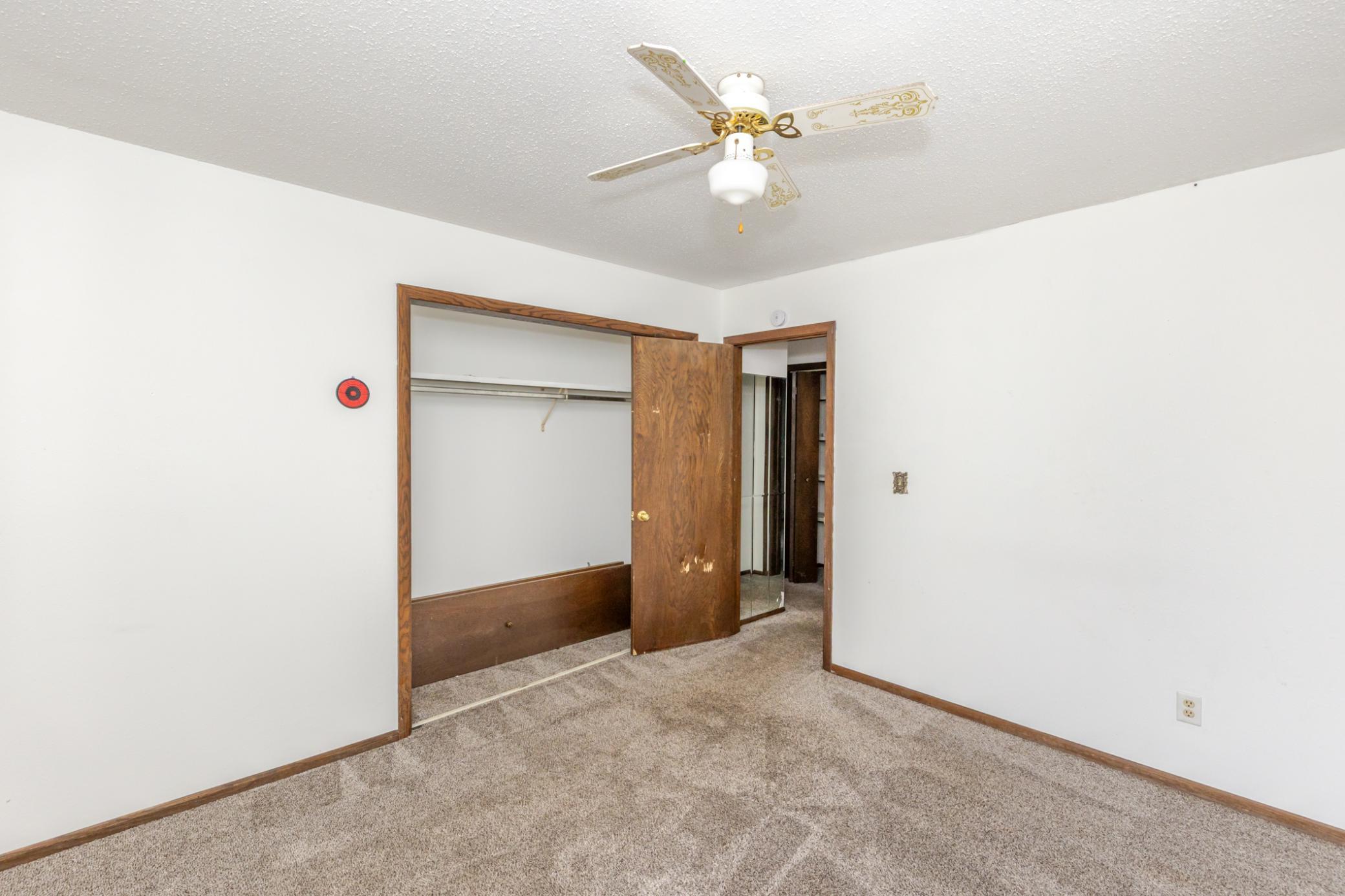 1977 condo for sale at 1915 18th Avenue S in Moorhead, MN — 2 bed, 1 bath (photo 14 of 30)