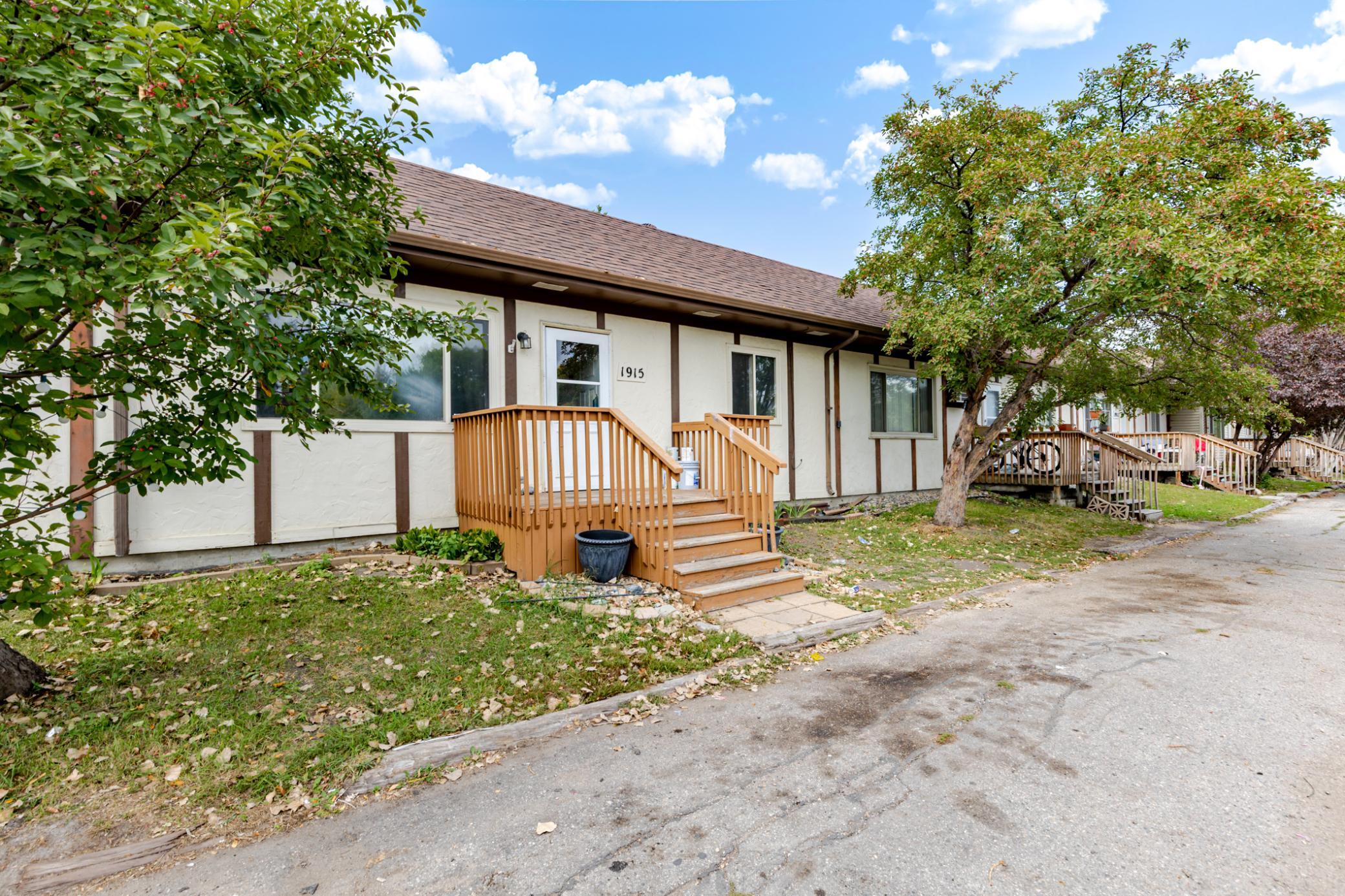1977 condo for sale at 1915 18th Avenue S in Moorhead, MN — 2 bed, 1 bath (photo 3 of 30)