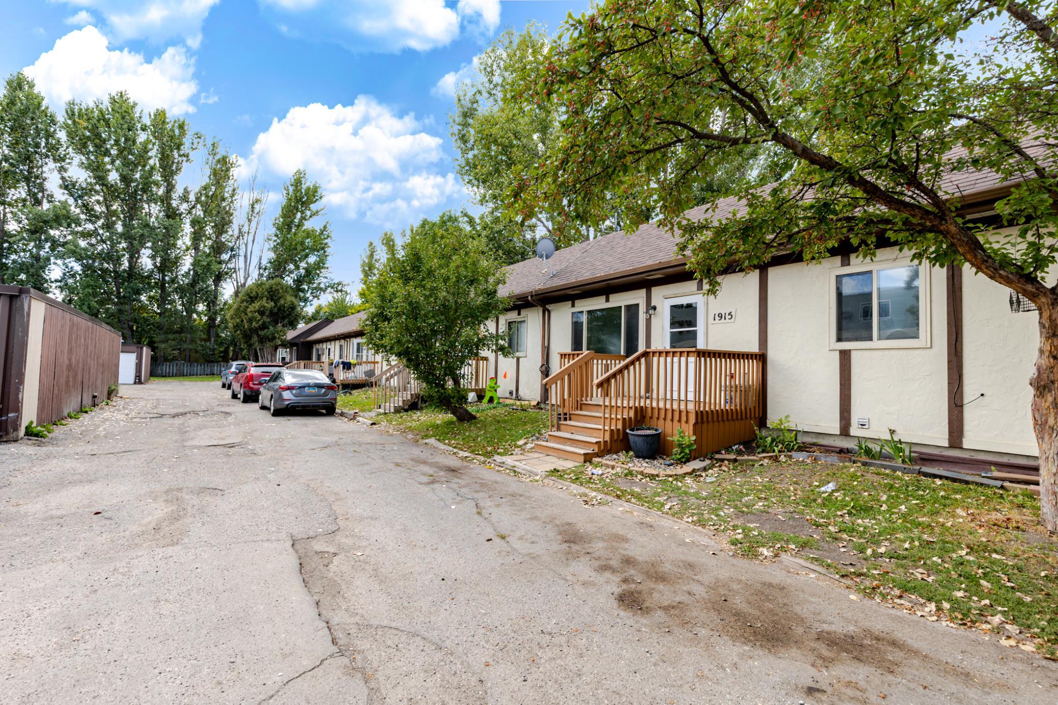 1977 condo for sale at 1915 18th Avenue S in Moorhead, MN — 2 bed, 1 bath (photo 4 of 30)