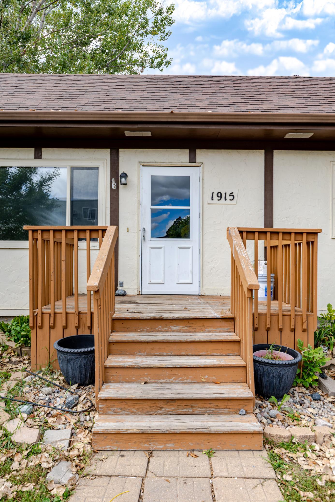 1977 condo for sale at 1915 18th Avenue S in Moorhead, MN — 2 bed, 1 bath (photo 5 of 30)