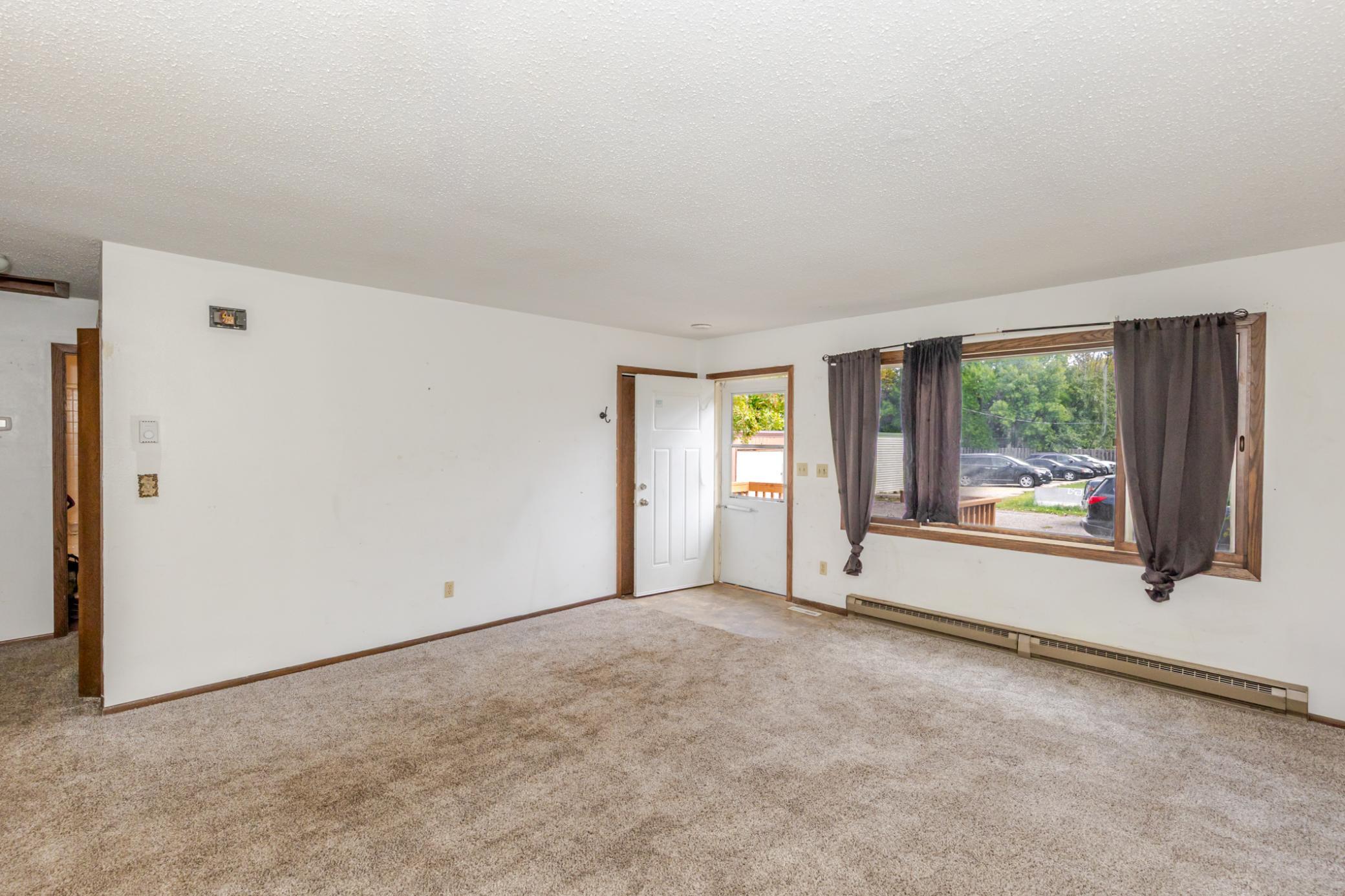 1977 condo for sale at 1915 18th Avenue S in Moorhead, MN — 2 bed, 1 bath (photo 6 of 30)