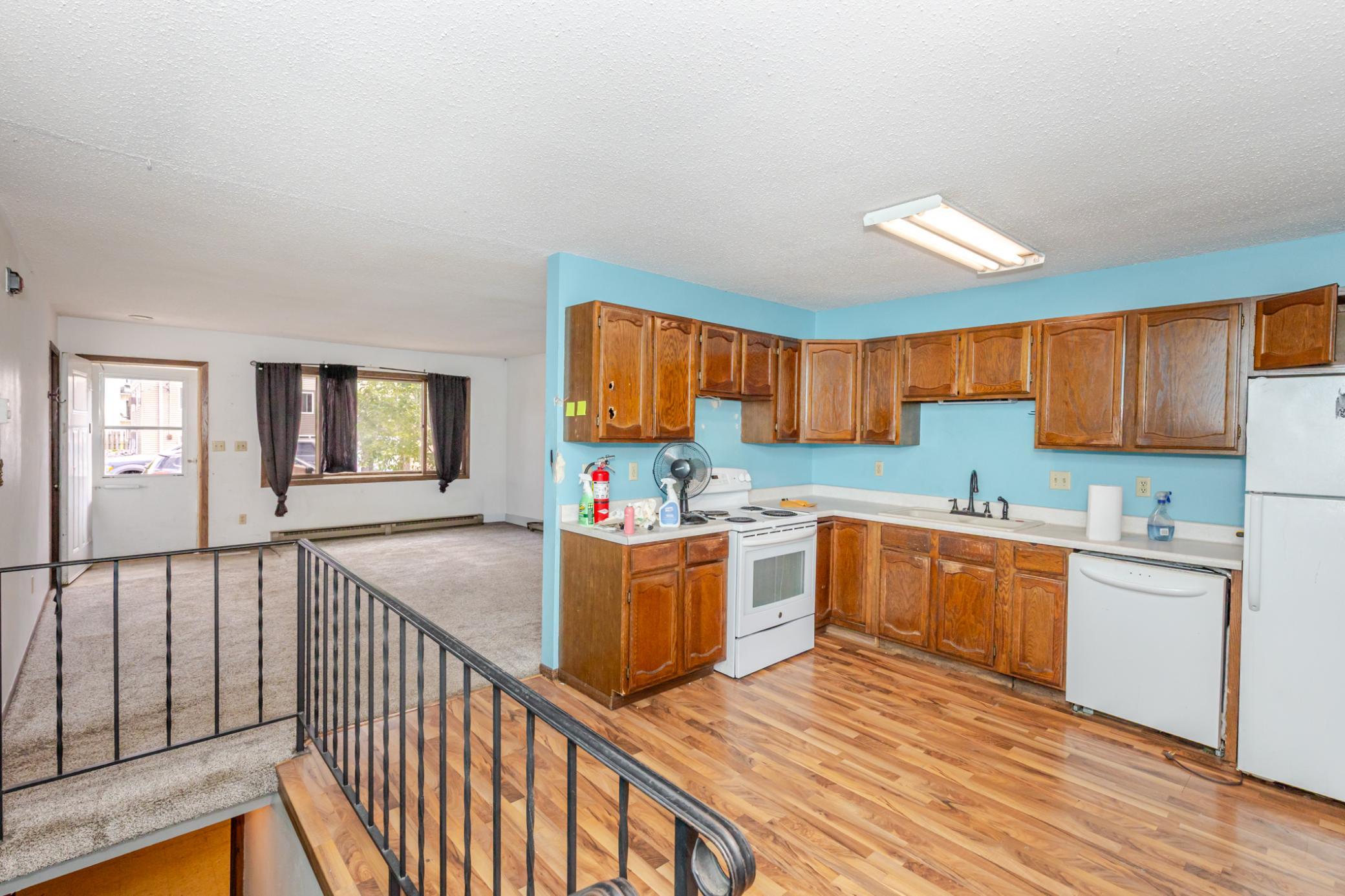 1977 condo for sale at 1915 18th Avenue S in Moorhead, MN — 2 bed, 1 bath (photo 9 of 30)