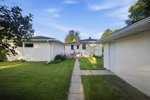 1956 single family home for sale at 1212 8th Avenue NE in Brainerd, MN — 3 bed, 2 bath (photo 3 of 38)