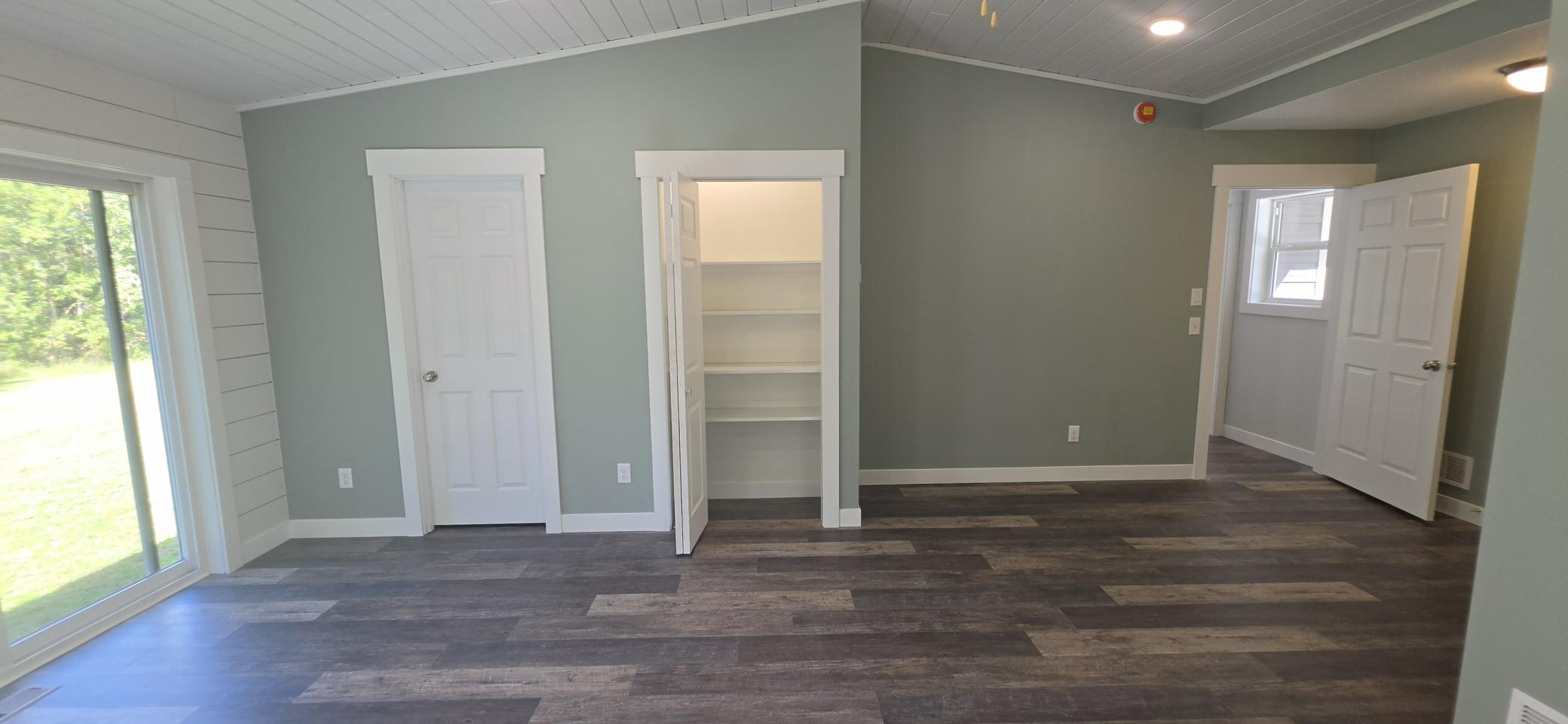 2025 single family home for sale at 12587 65th Avenue SW in Motley, MN — 5 bed, 3 bath (photo 13 of 37)