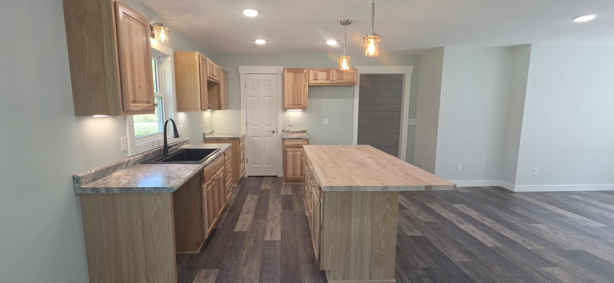 2025 single family home for sale at 12587 65th Avenue SW in Motley, MN — 5 bed, 3 bath (photo 3 of 37)