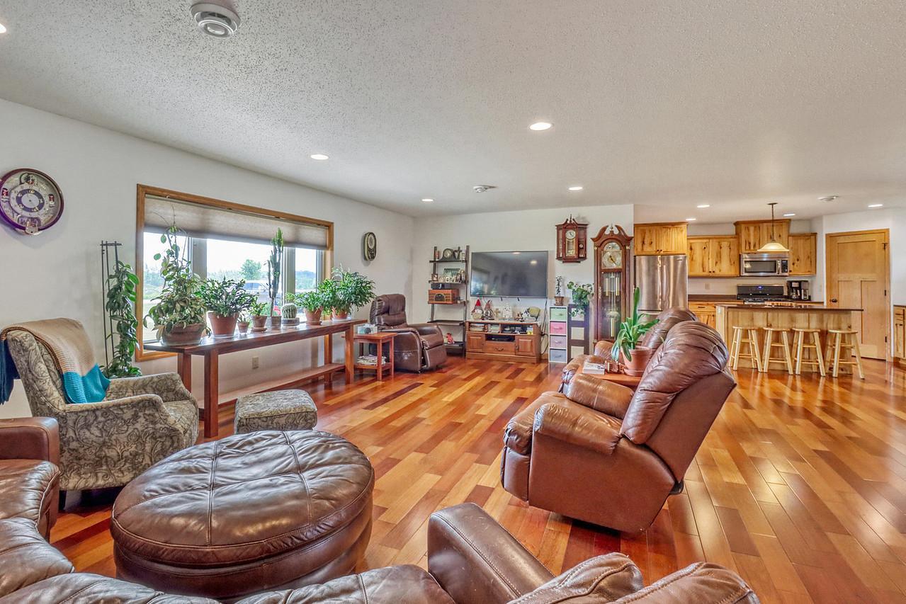 2010 single family home for sale at 451 263rd Street S in Hawley, MN — 4 bed, 3 bath (photo 11 of 44)