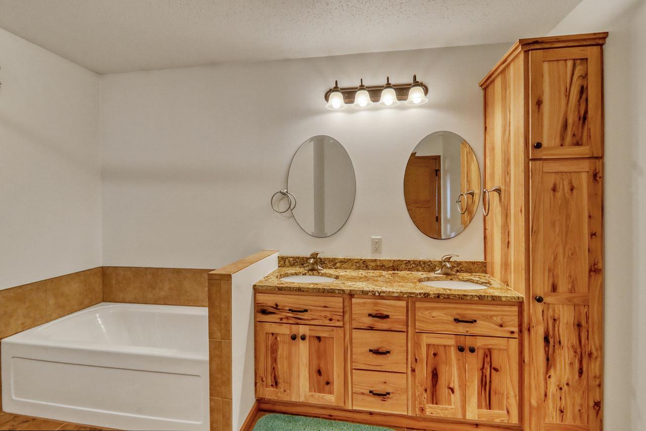 2010 single family home for sale at 451 263rd Street S in Hawley, MN — 4 bed, 3 bath (photo 20 of 44)