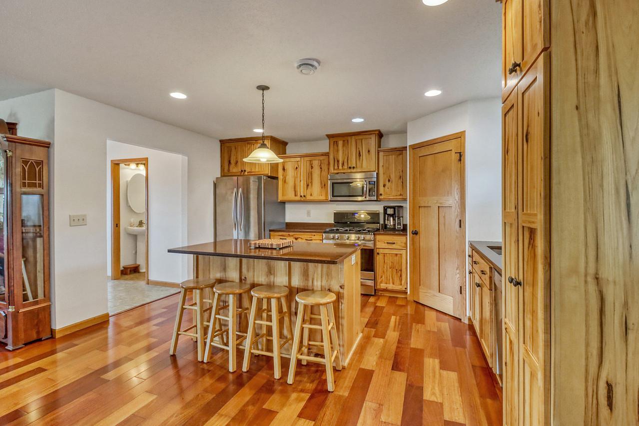 2010 single family home for sale at 451 263rd Street S in Hawley, MN — 4 bed, 3 bath (photo 3 of 44)