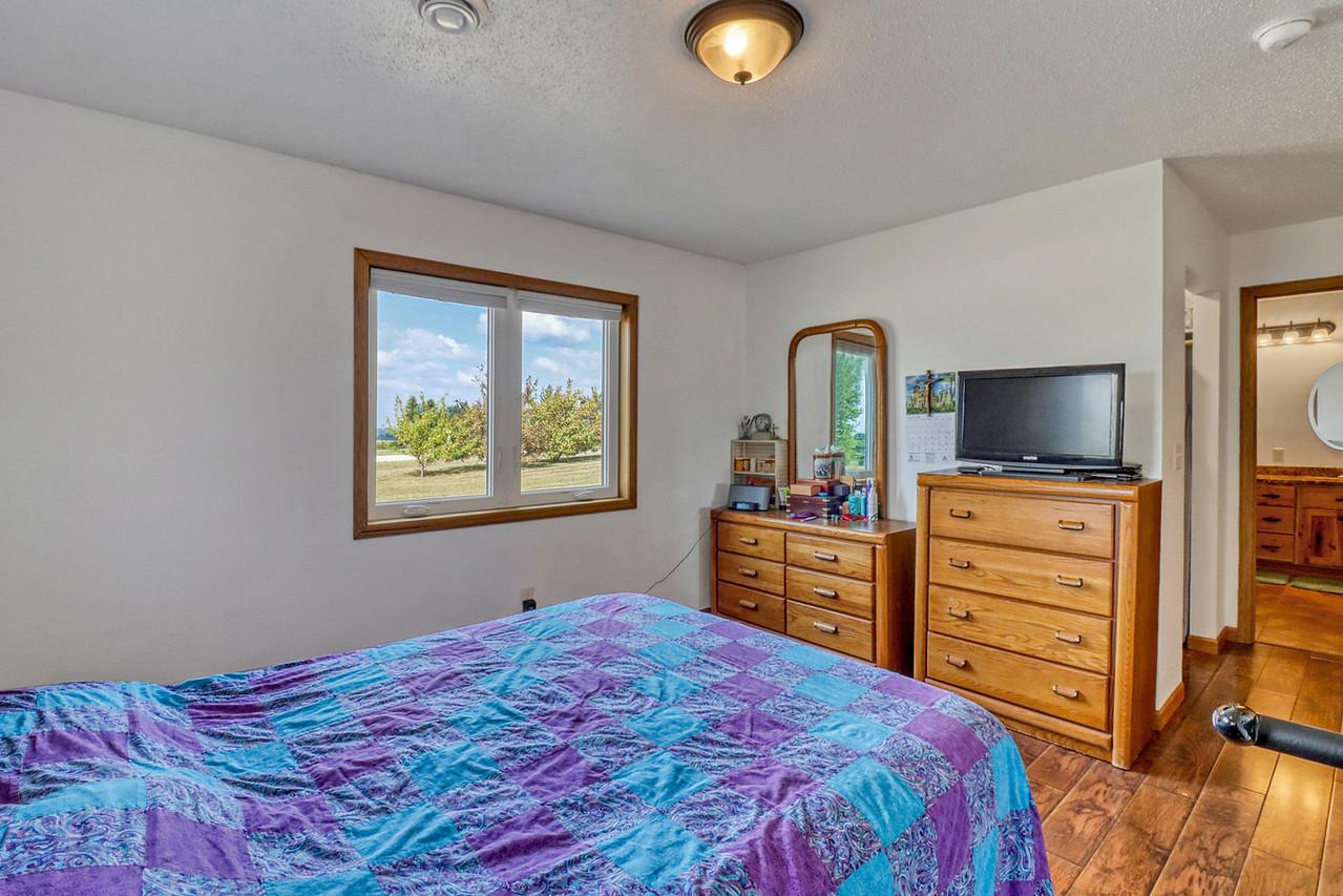 2010 single family home for sale at 451 263rd Street S in Hawley, MN — 4 bed, 3 bath (photo 22 of 44)