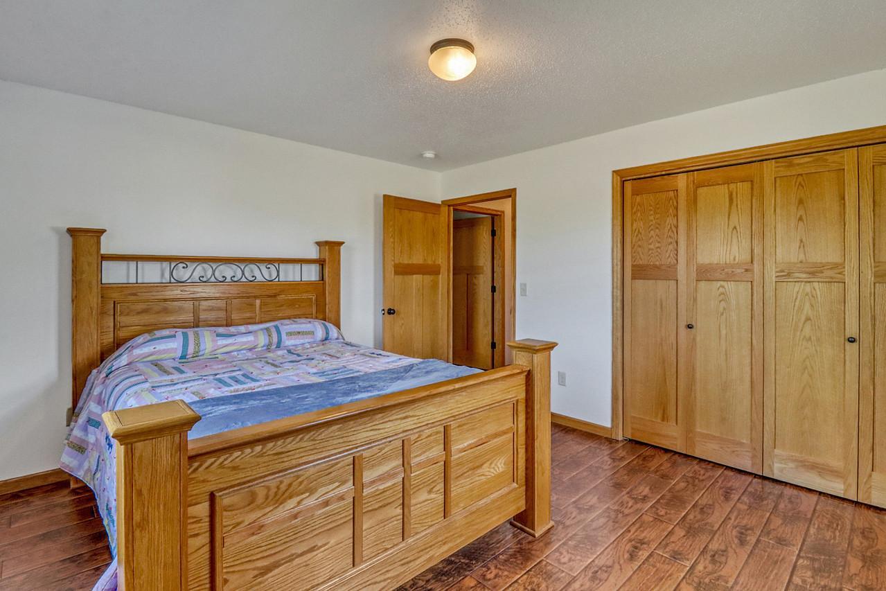 2010 single family home for sale at 451 263rd Street S in Hawley, MN — 4 bed, 3 bath (photo 26 of 44)