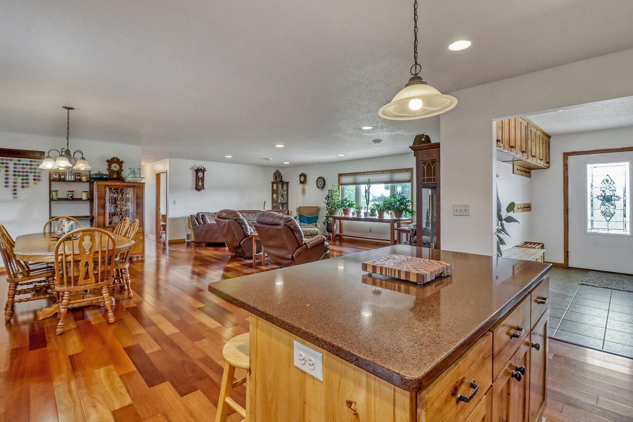 2010 single family home for sale at 451 263rd Street S in Hawley, MN — 4 bed, 3 bath (photo 8 of 44)