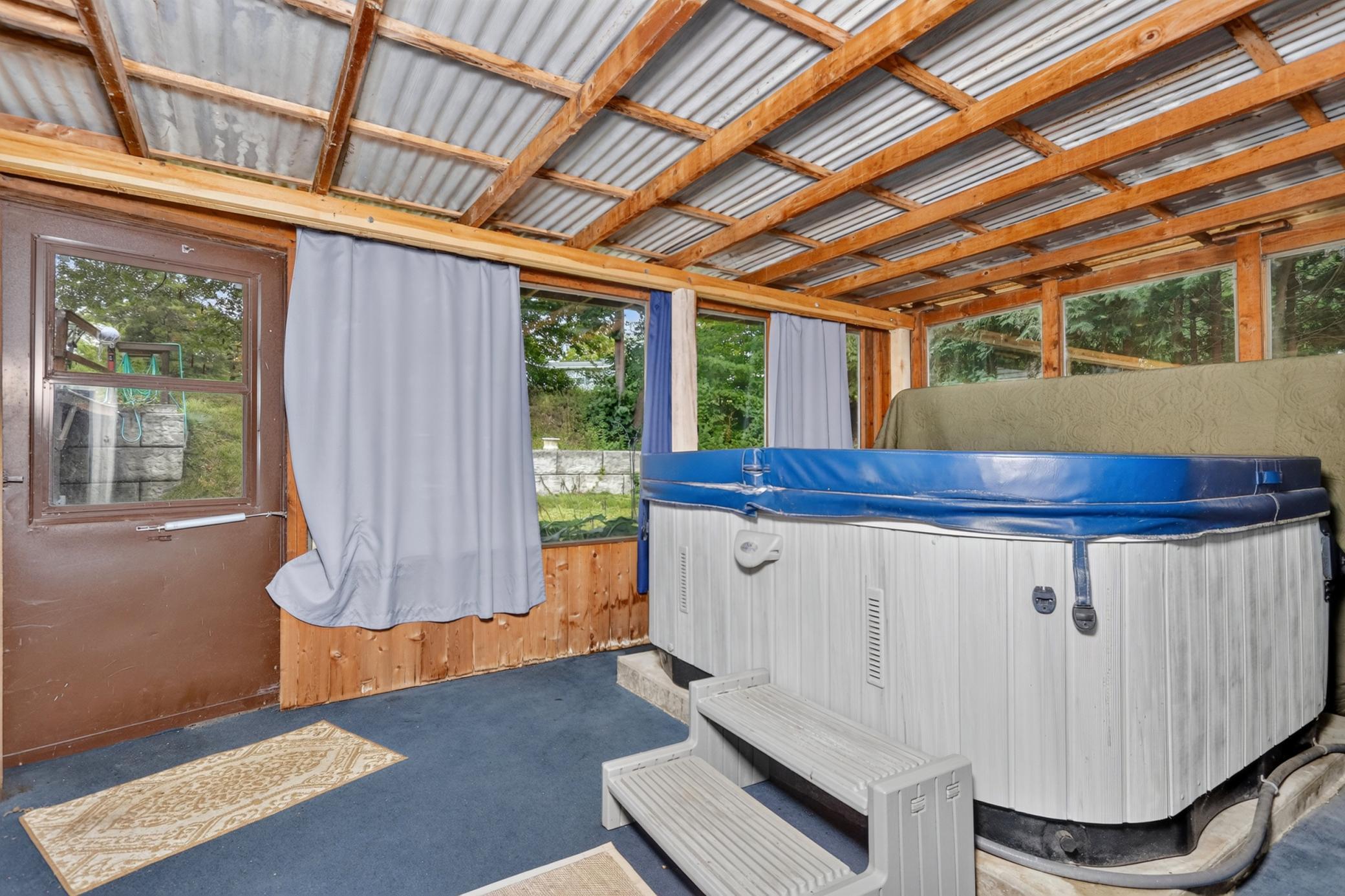 1955 single family home for sale at 316 Congdon Street in Coleraine, MN — 4 bed, 3 bath (photo 35 of 59)