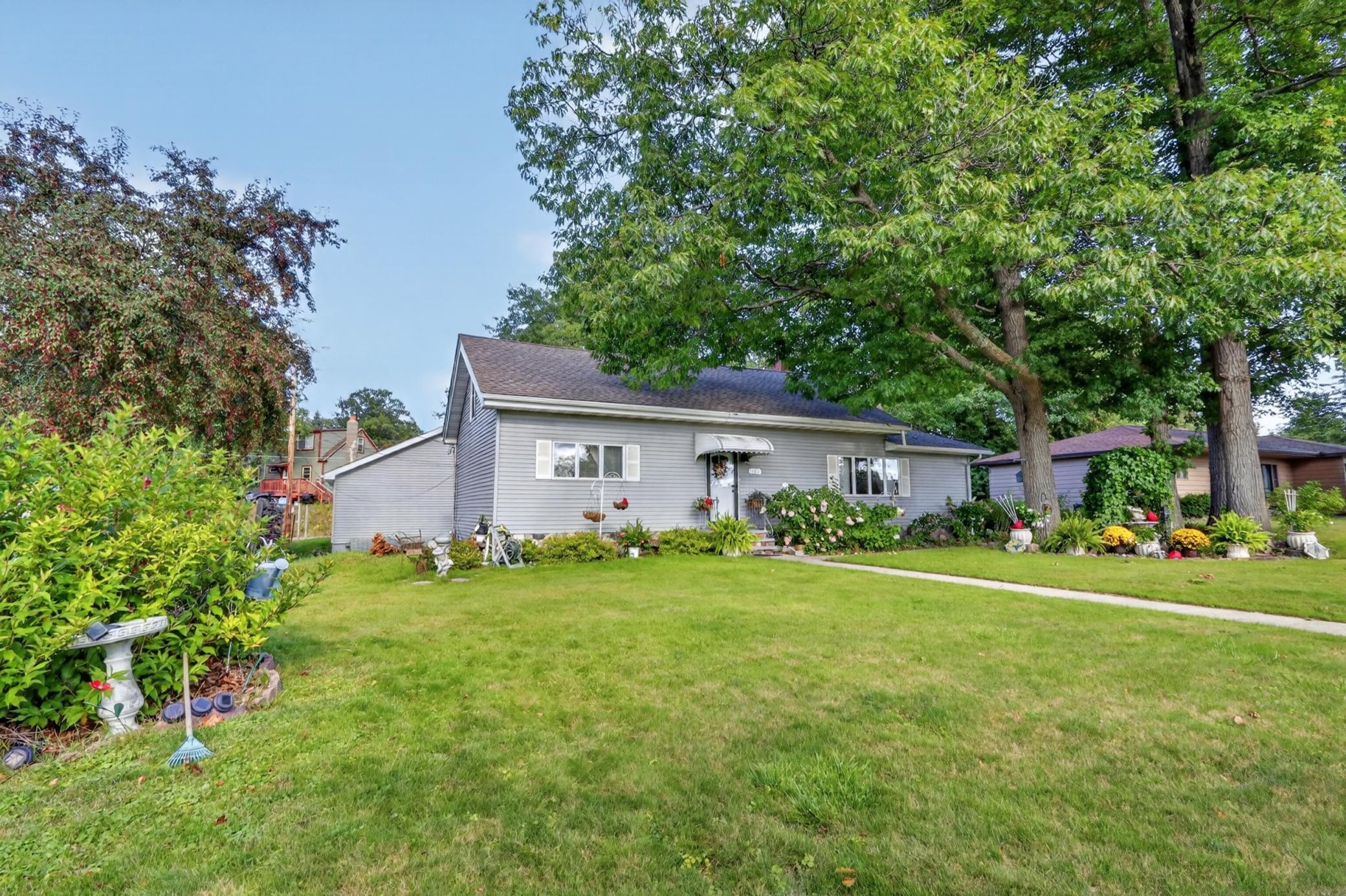 1955 single family home for sale at 316 Congdon Street in Coleraine, MN — 4 bed, 3 bath (photo 36 of 59)
