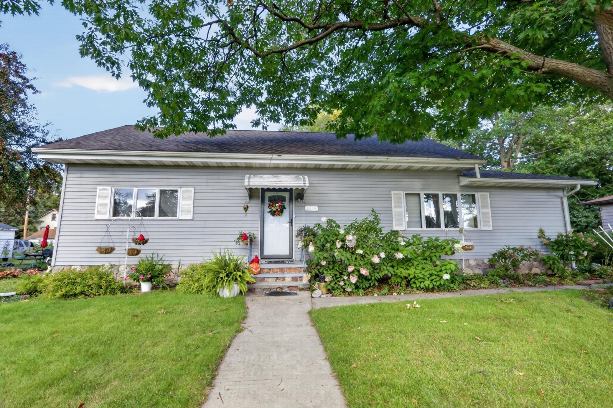 1955 single family home for sale at 316 Congdon Street in Coleraine, MN — 4 bed, 3 bath (photo 37 of 59)