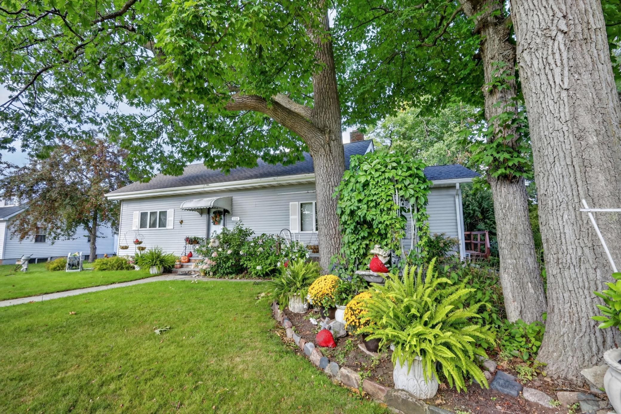 1955 single family home for sale at 316 Congdon Street in Coleraine, MN — 4 bed, 3 bath (photo 38 of 59)