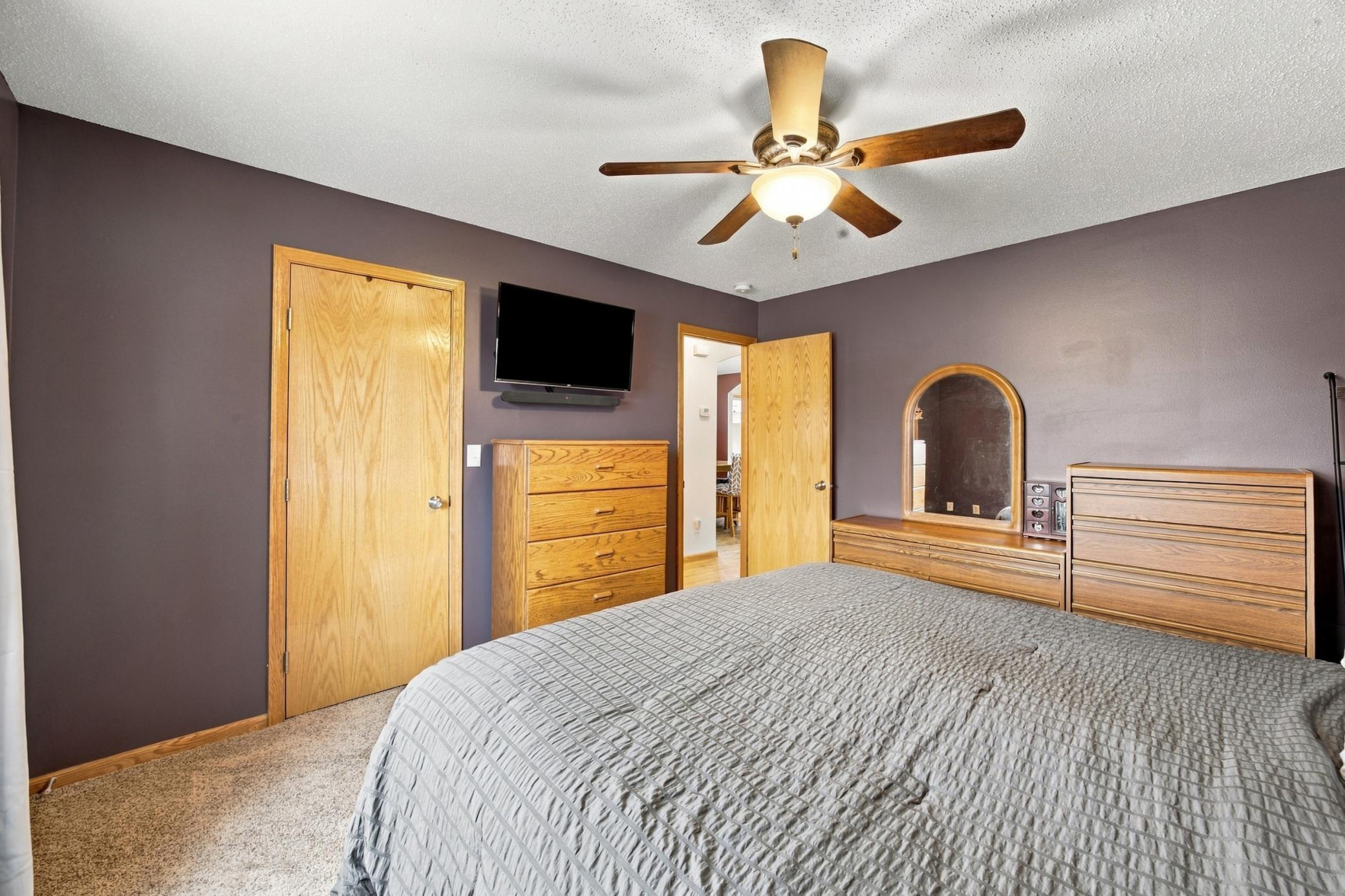 2006 single family home for sale at 4422 10th Street W in West Fargo, ND — 4 bed, 2 bath (photo 12 of 26)