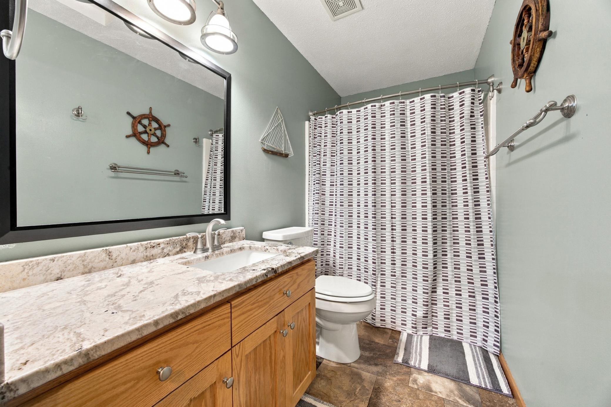 2006 single family home for sale at 4422 10th Street W in West Fargo, ND — 4 bed, 2 bath (photo 15 of 26)