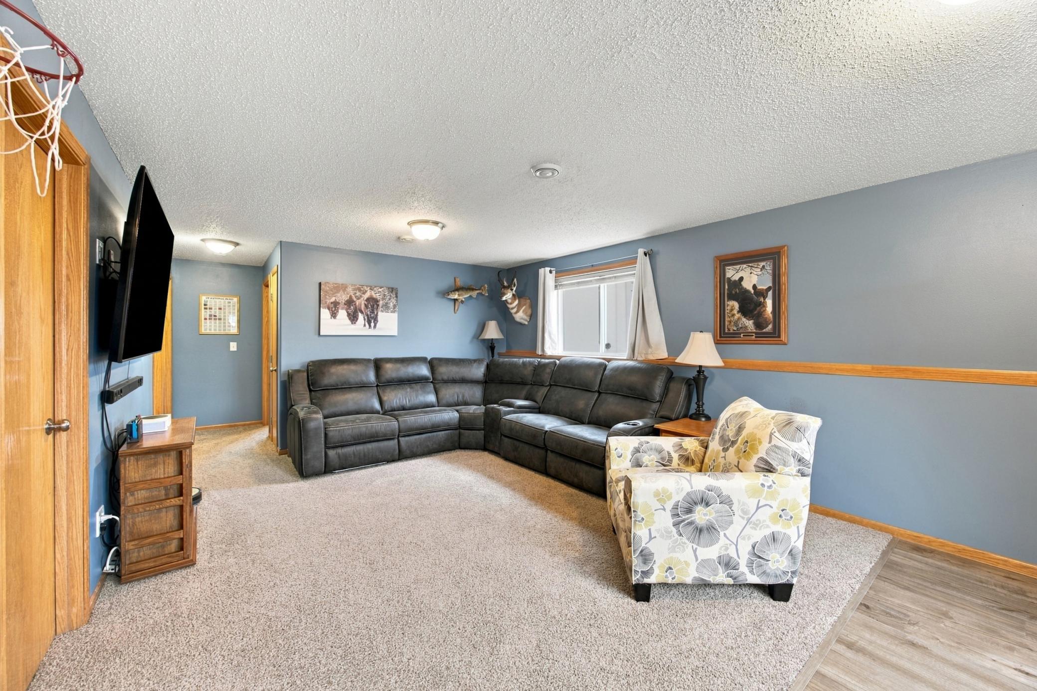 2006 single family home for sale at 4422 10th Street W in West Fargo, ND — 4 bed, 2 bath (photo 16 of 26)
