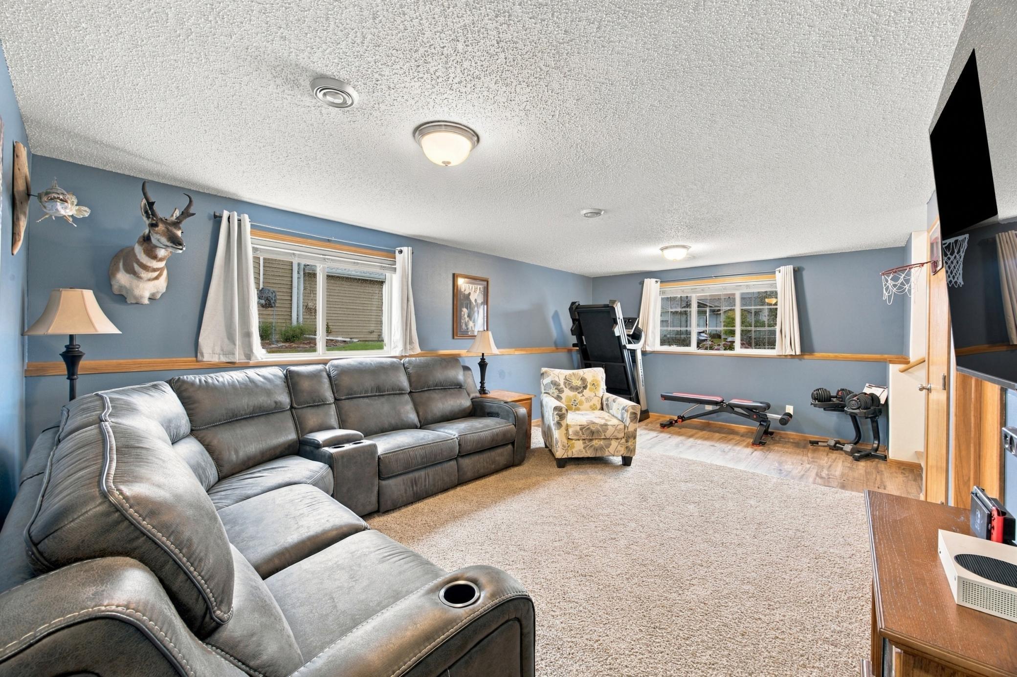 2006 single family home for sale at 4422 10th Street W in West Fargo, ND — 4 bed, 2 bath (photo 17 of 26)