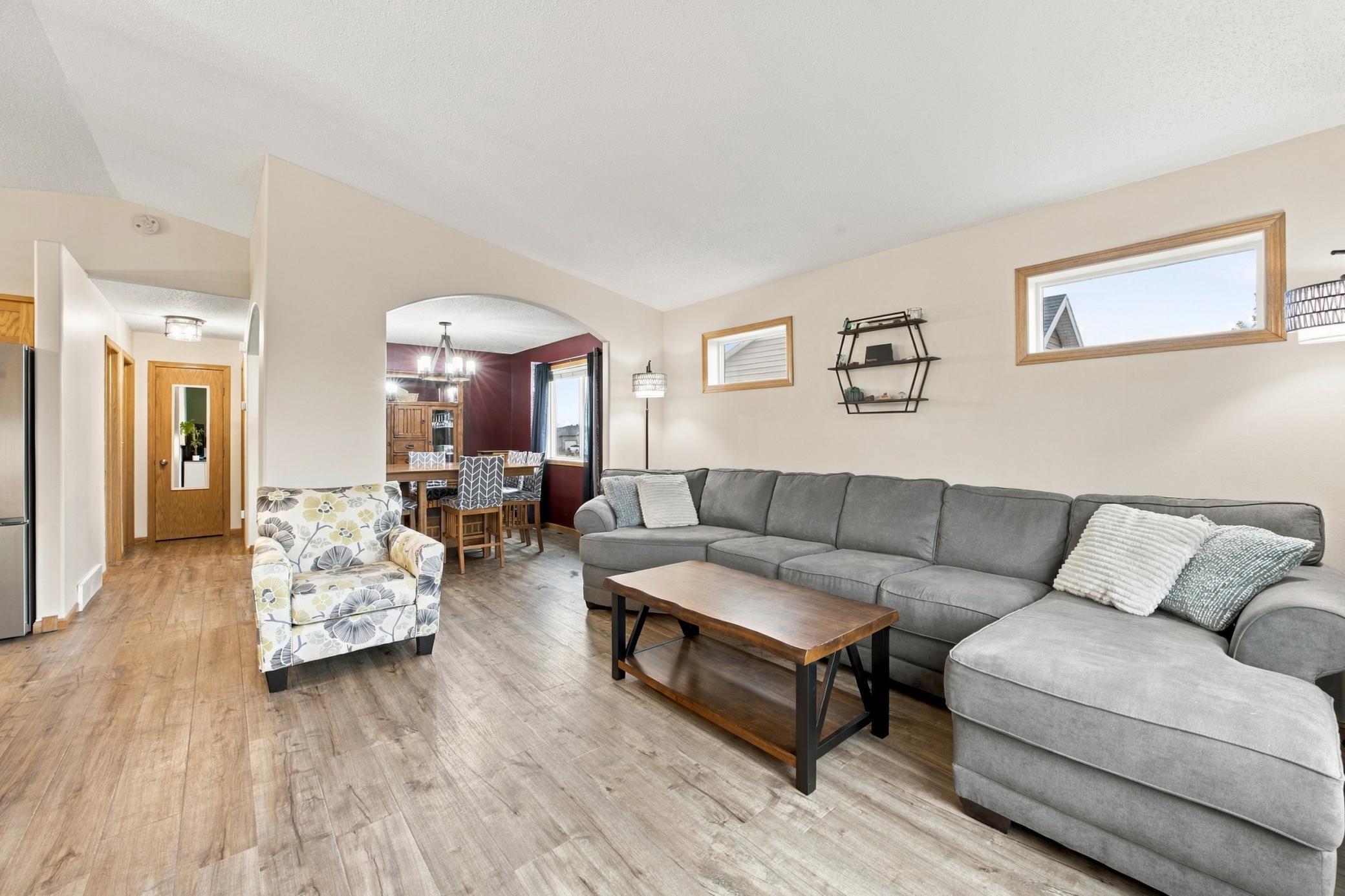 2006 single family home for sale at 4422 10th Street W in West Fargo, ND — 4 bed, 2 bath (photo 3 of 26)