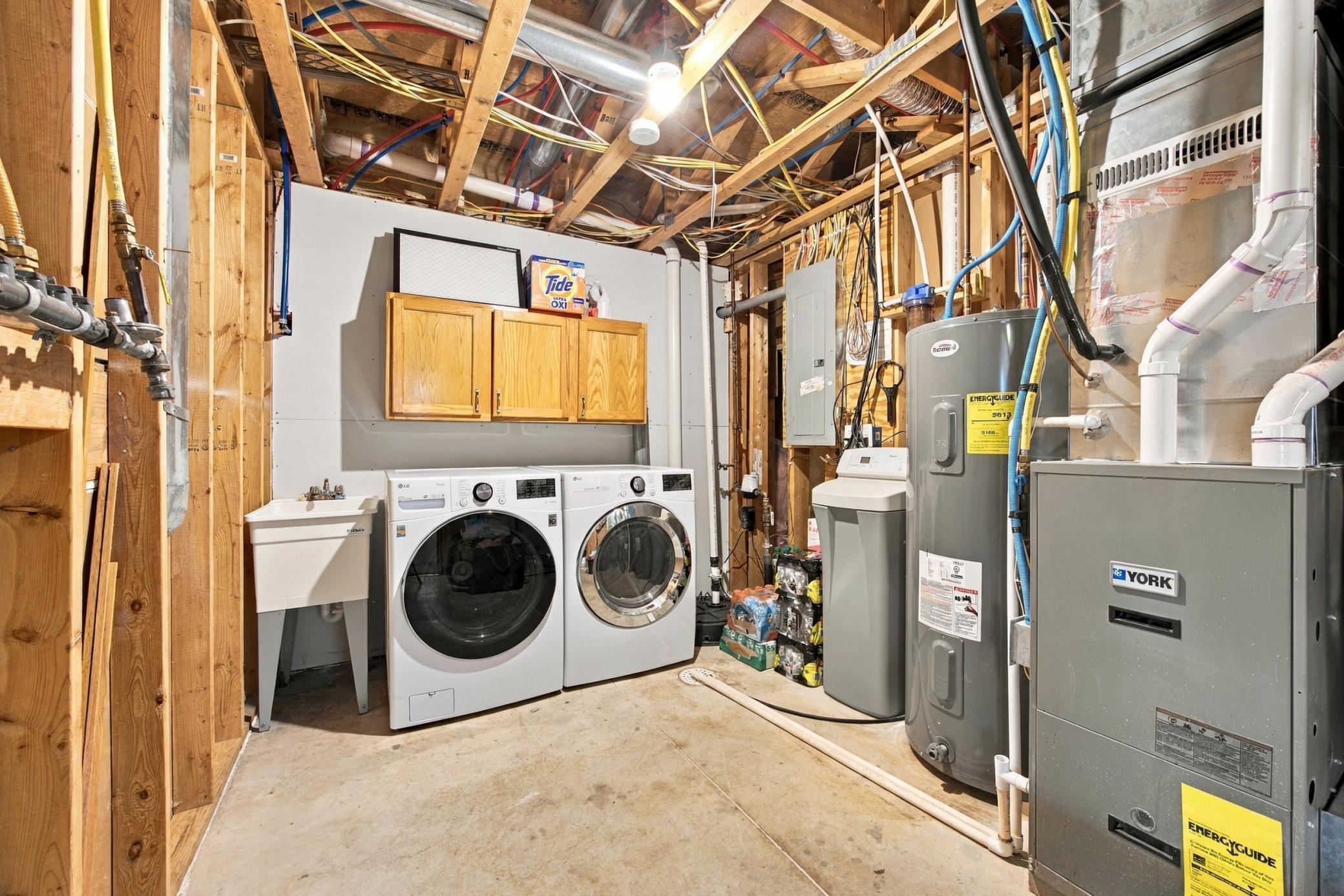 2006 single family home for sale at 4422 10th Street W in West Fargo, ND — 4 bed, 2 bath (photo 23 of 26)