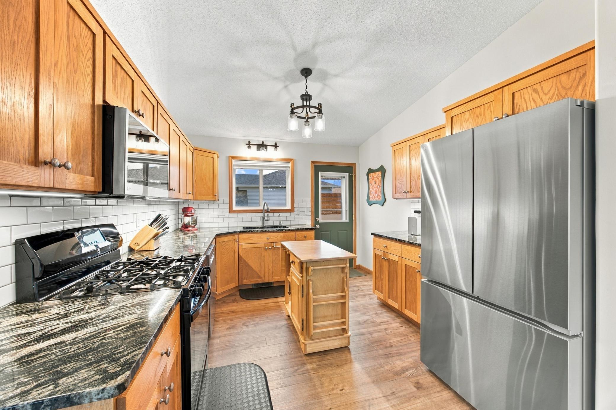 2006 single family home for sale at 4422 10th Street W in West Fargo, ND — 4 bed, 2 bath (photo 5 of 26)