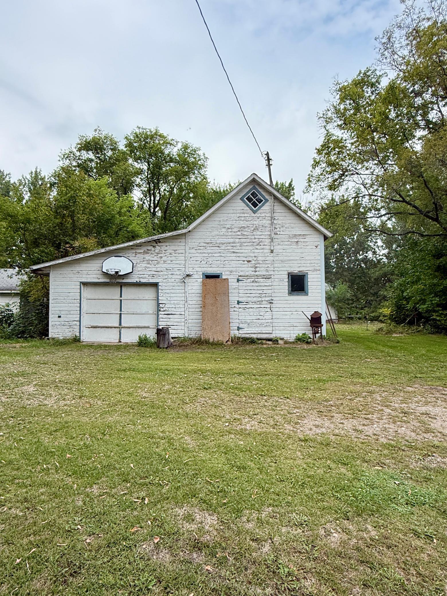1920 single family home for sale at 34906 410th Street SE in Fosston, MN — 4 bed, 2 bath (photo 58 of 74)